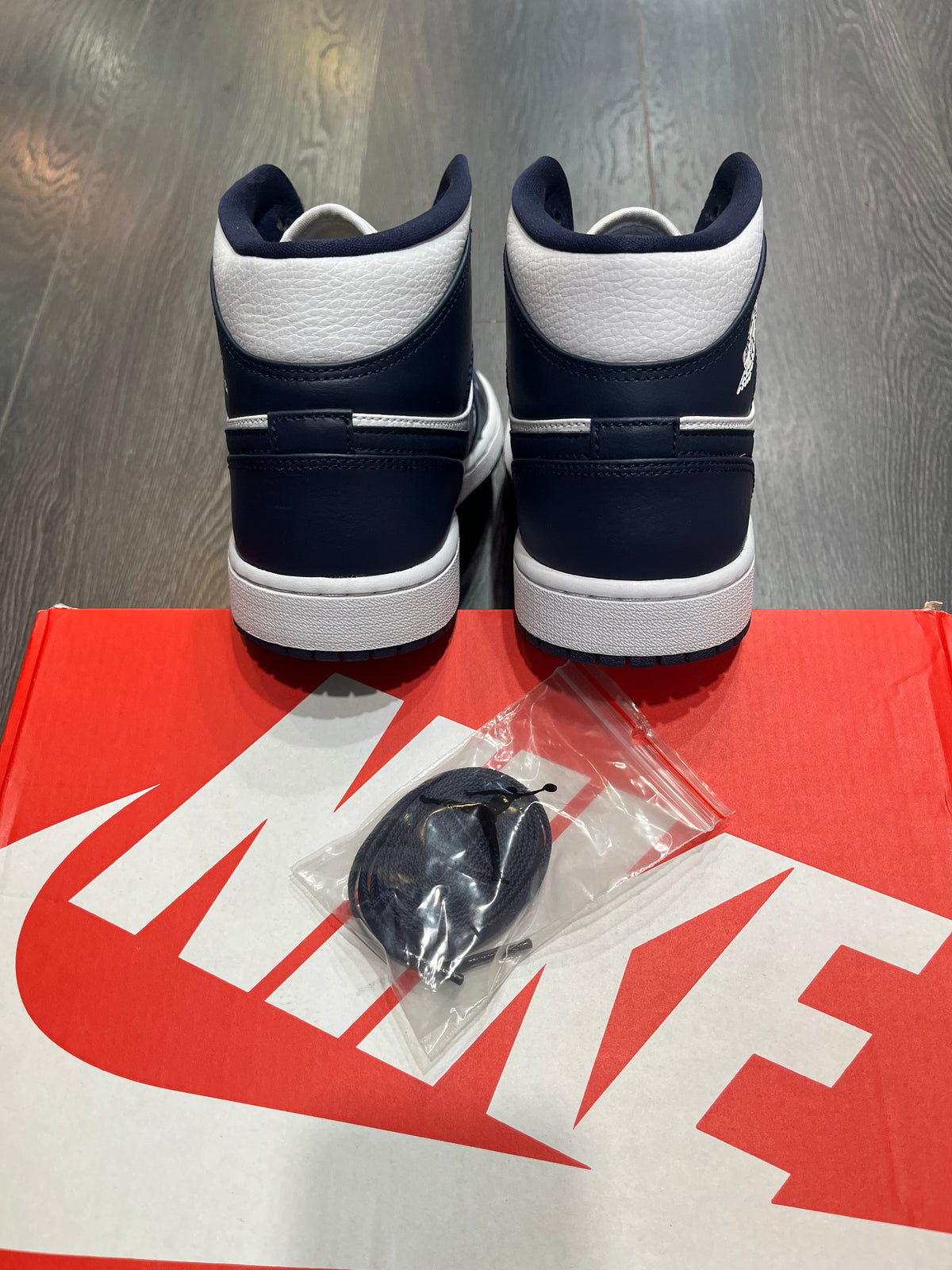 Air Jordan 1 High Obsidian