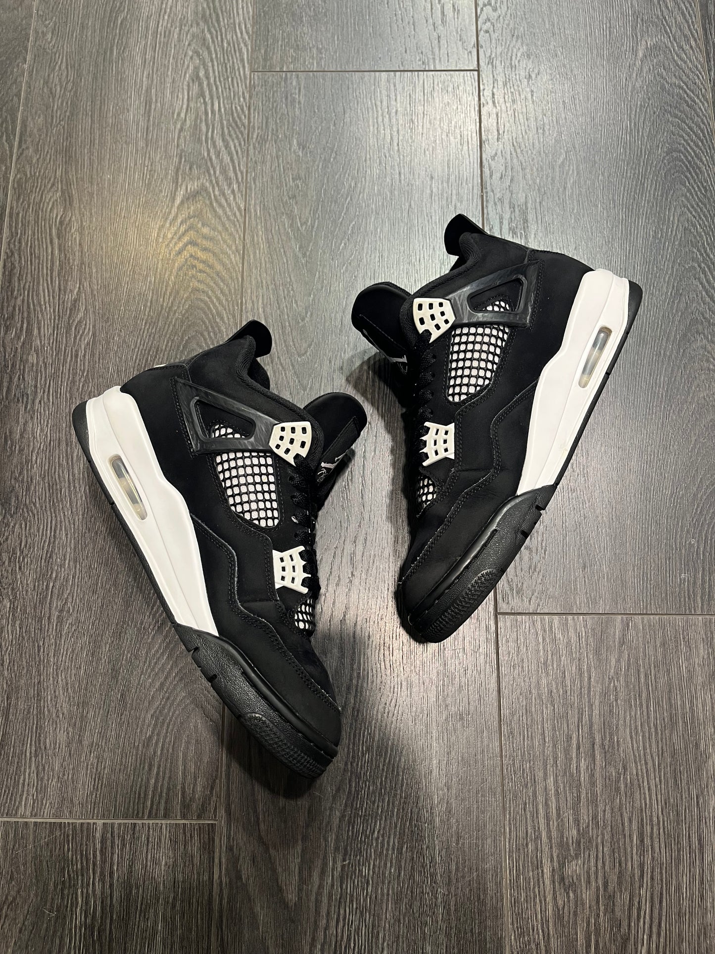 Air Jordan 4 White Thunder