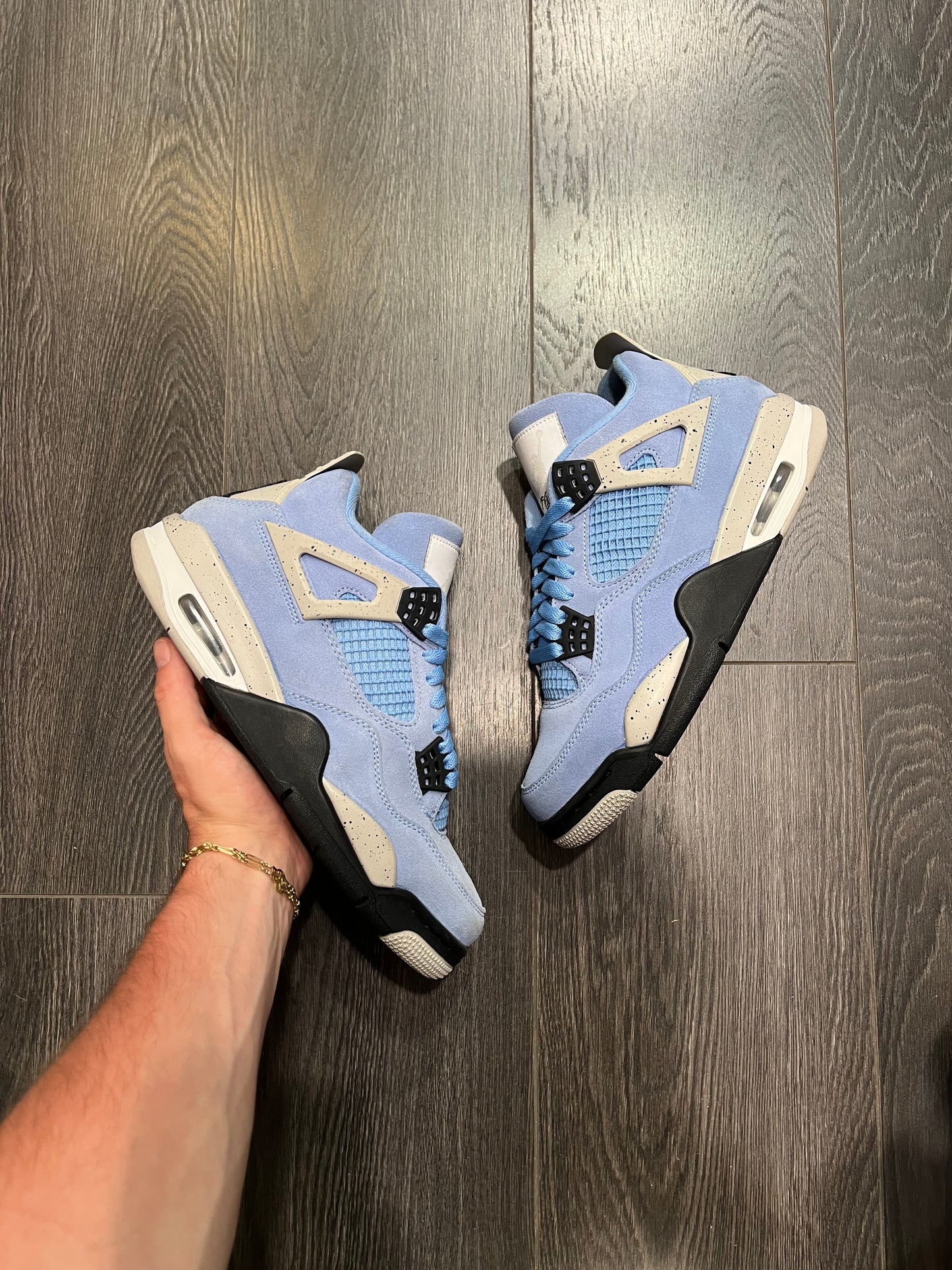 Air Jordan 4 University Blue