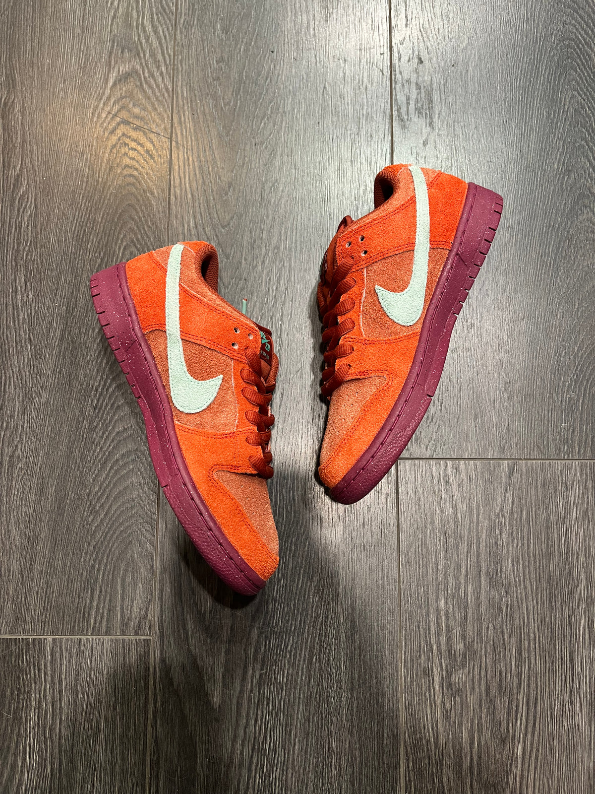 Nike Dunk SB Mystic Red