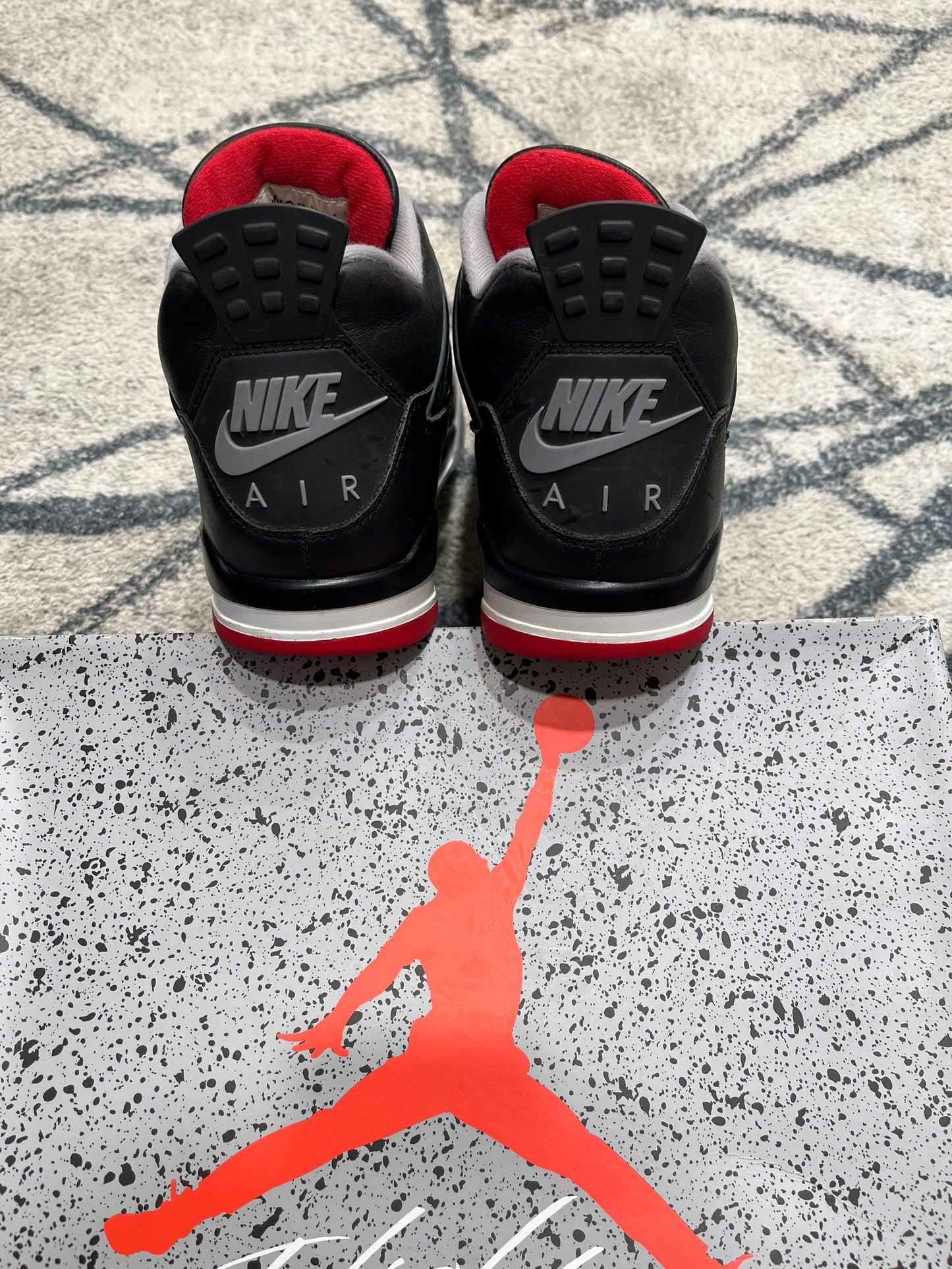 Air Jordan 4 Bred