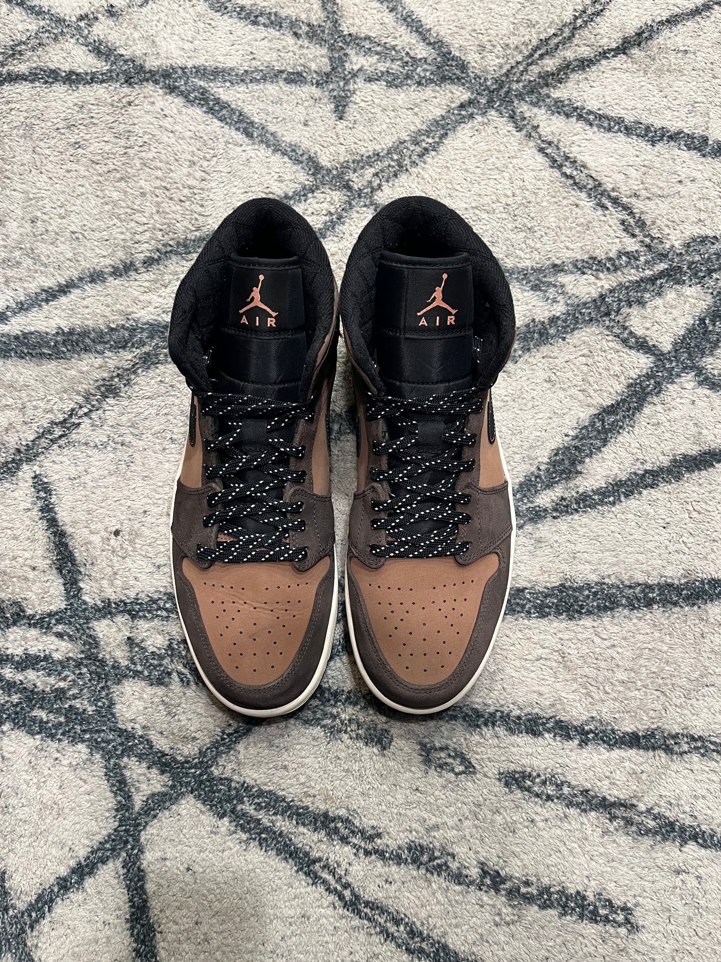 Air Jordan 1 Mid SE Chocolat