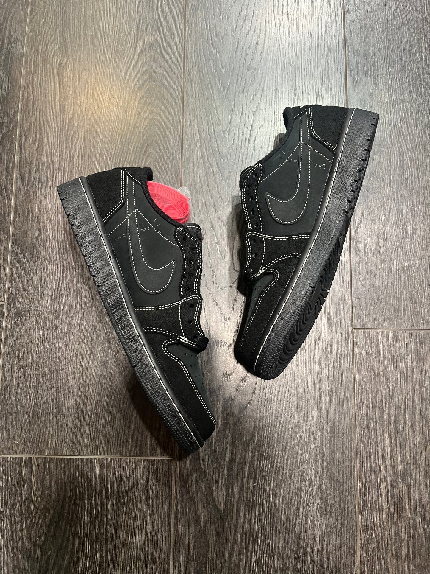 Air Jordan 1 Travis Scott Phantom