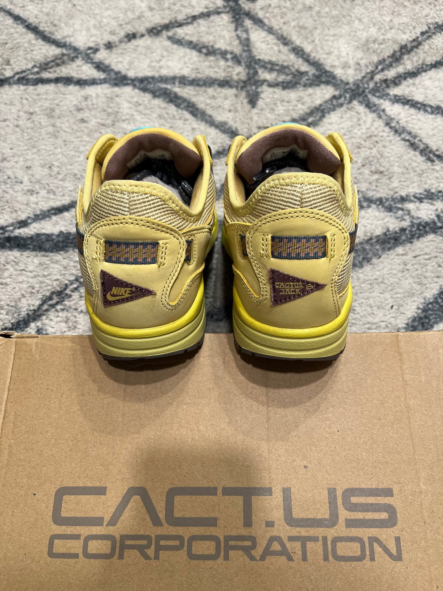Nike Air Max 1 Travis Scott Saturn Gold