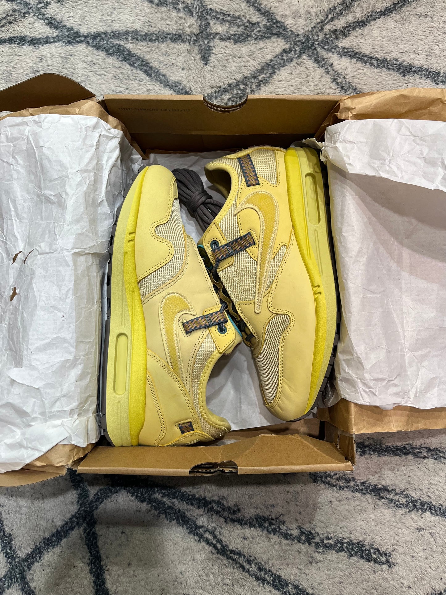 Nike Air Max 1 Travis Scott Saturn Gold