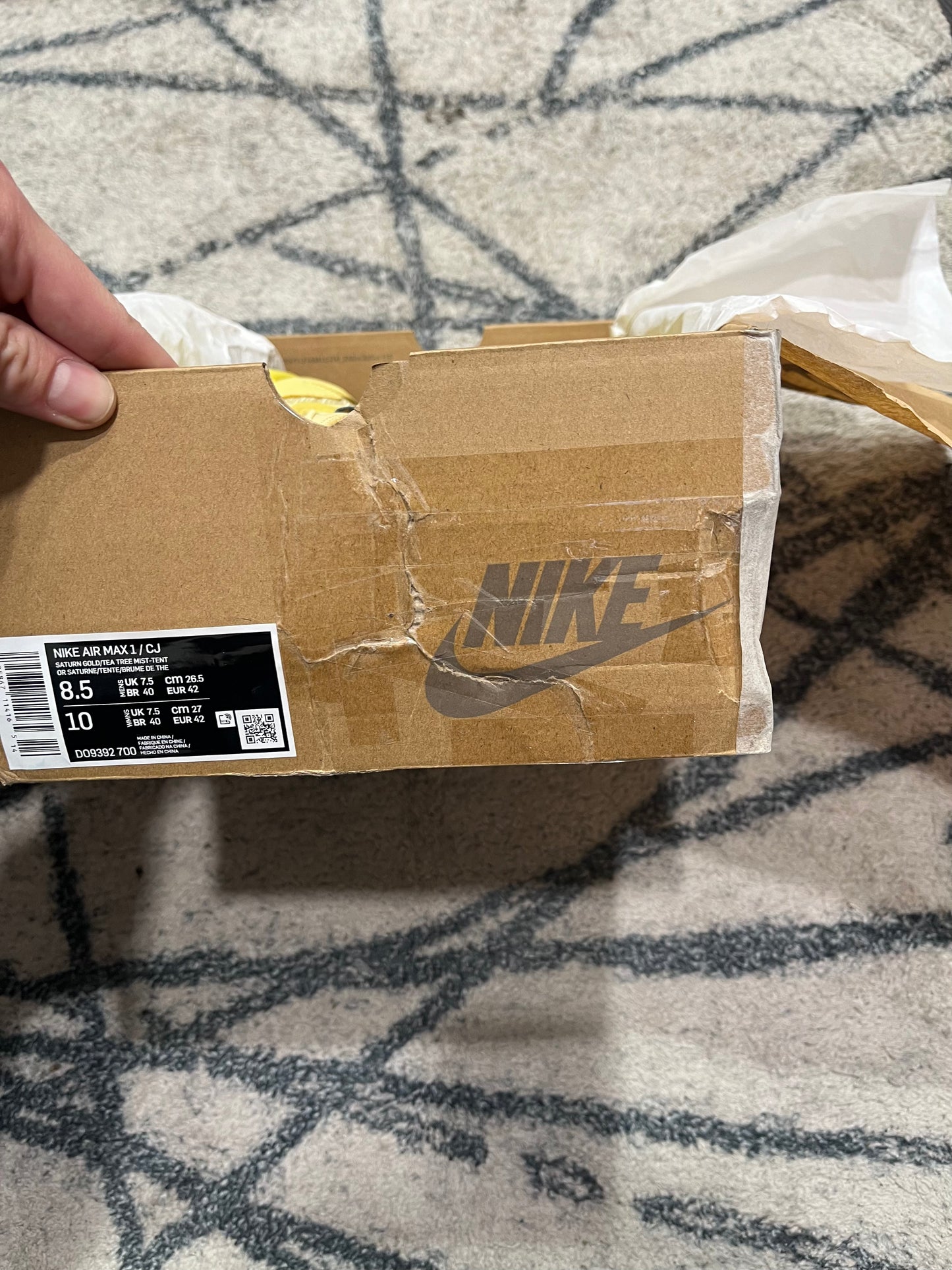 Nike Air Max 1 Travis Scott Saturn Gold