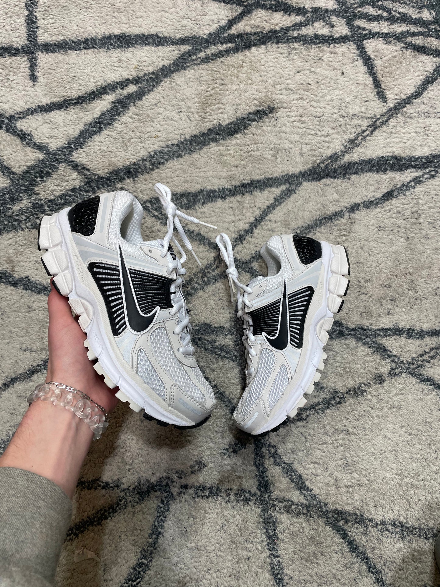 Nike Vomero 5 Black White