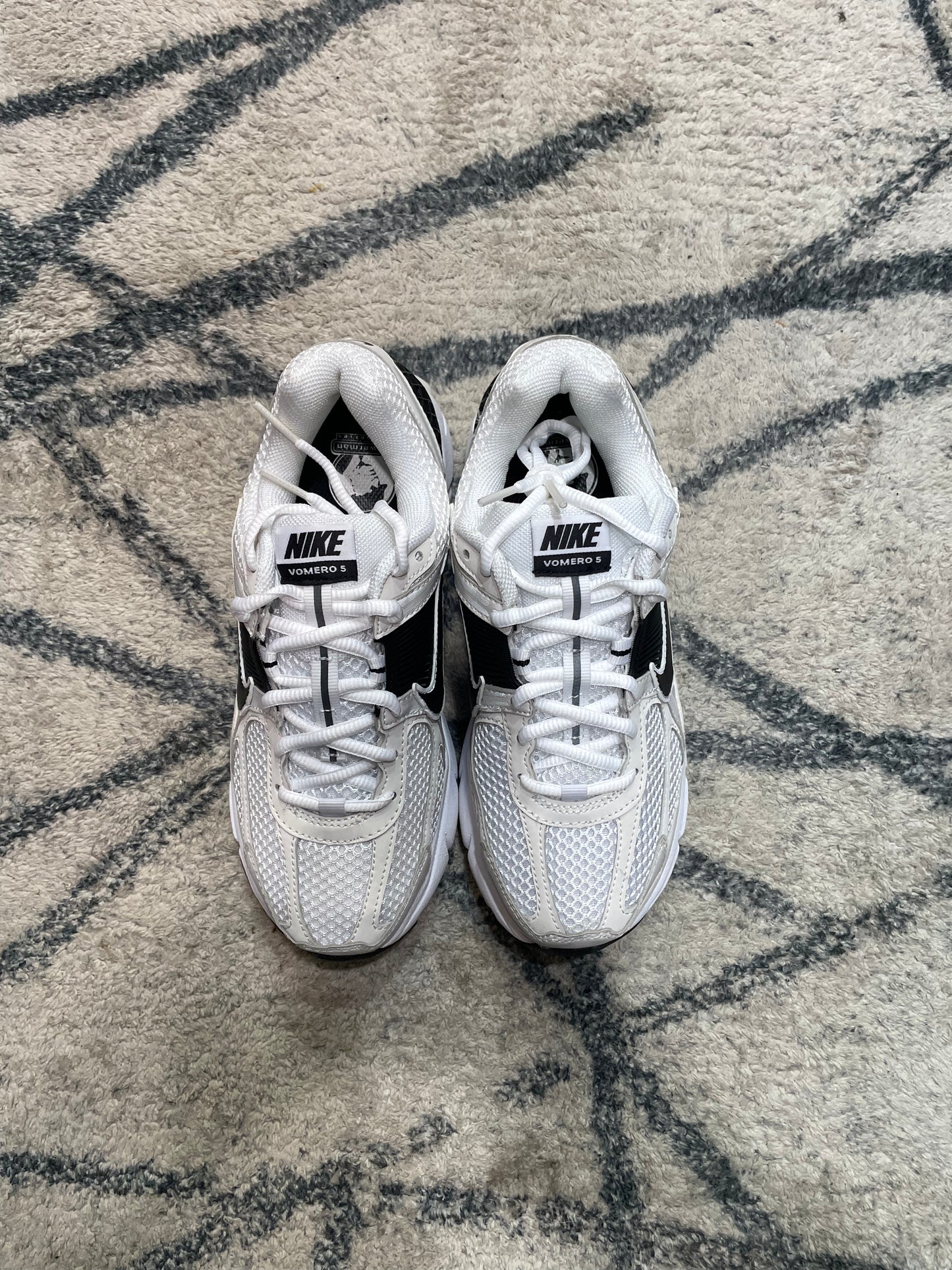 Nike Vomero 5 Black White