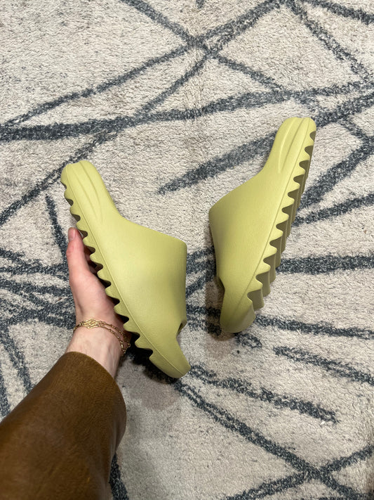 Yeezy Slide Resin
