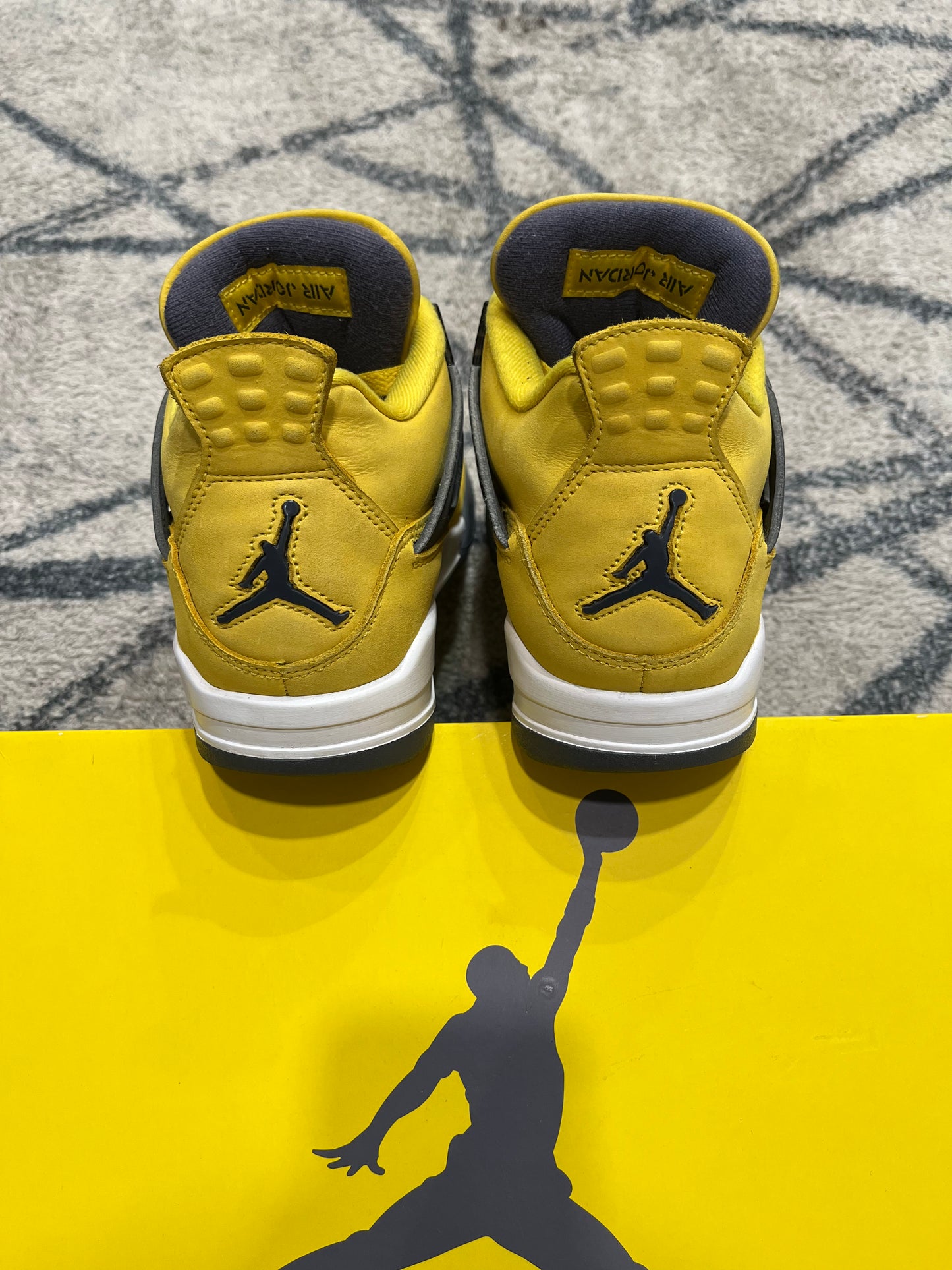 Air Jordan 4 Lightning