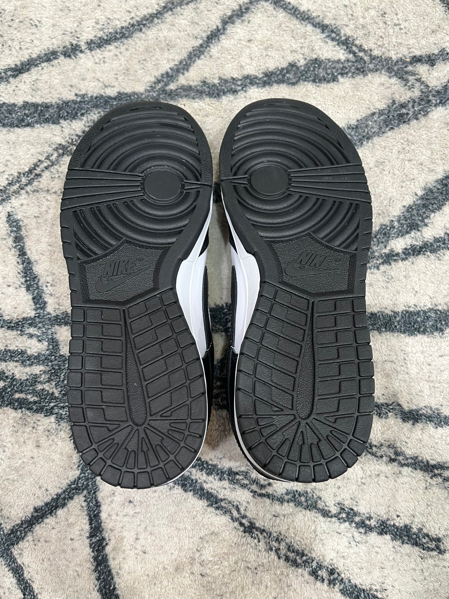 Nike Dunk Low Panda