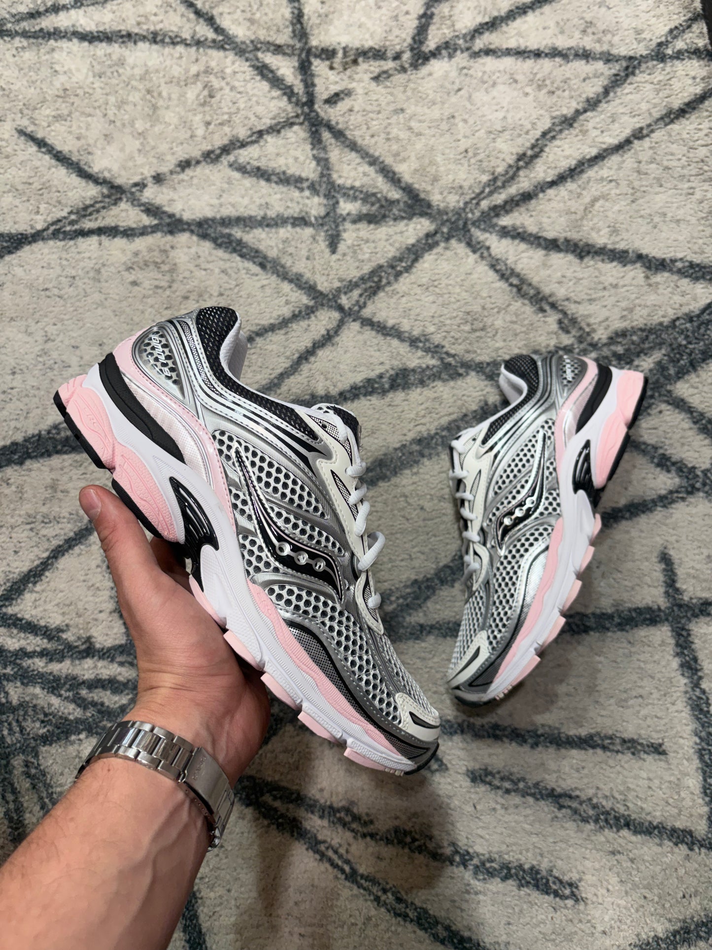 Saucony Progrid Omni 9 Silver Pink