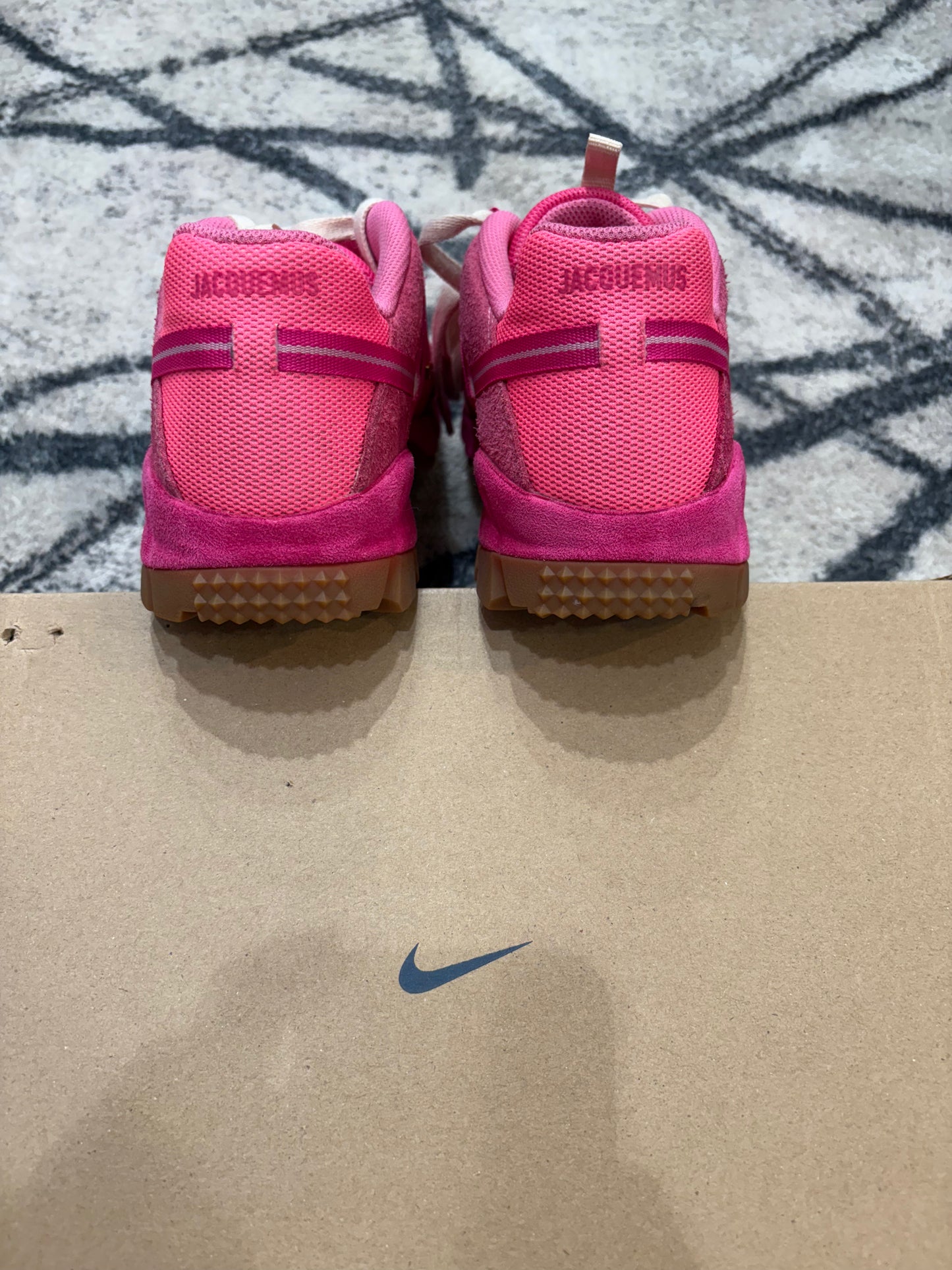 Nike Humara Jacquemus pink