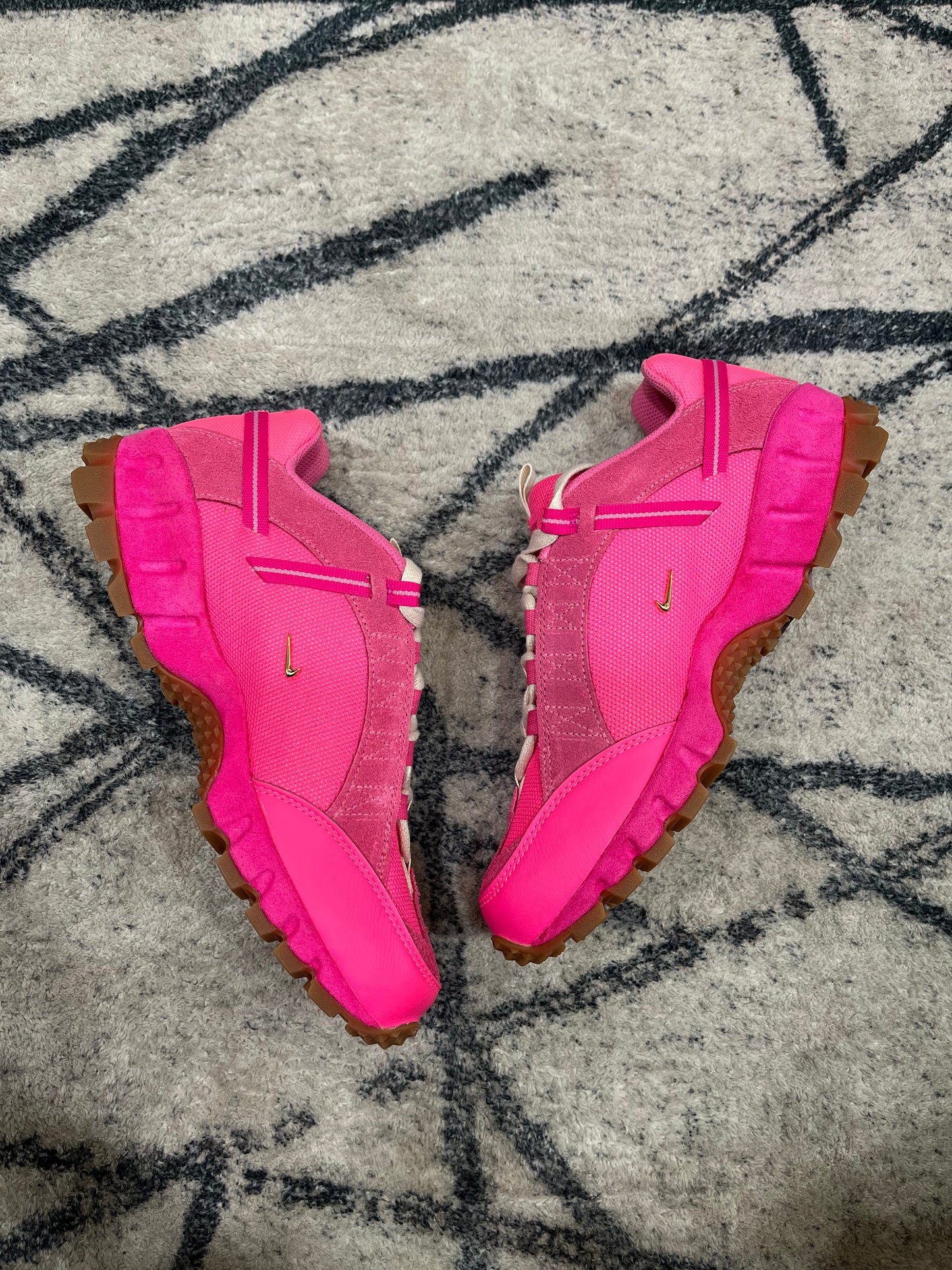 Nike Humara Jacquemus Pink