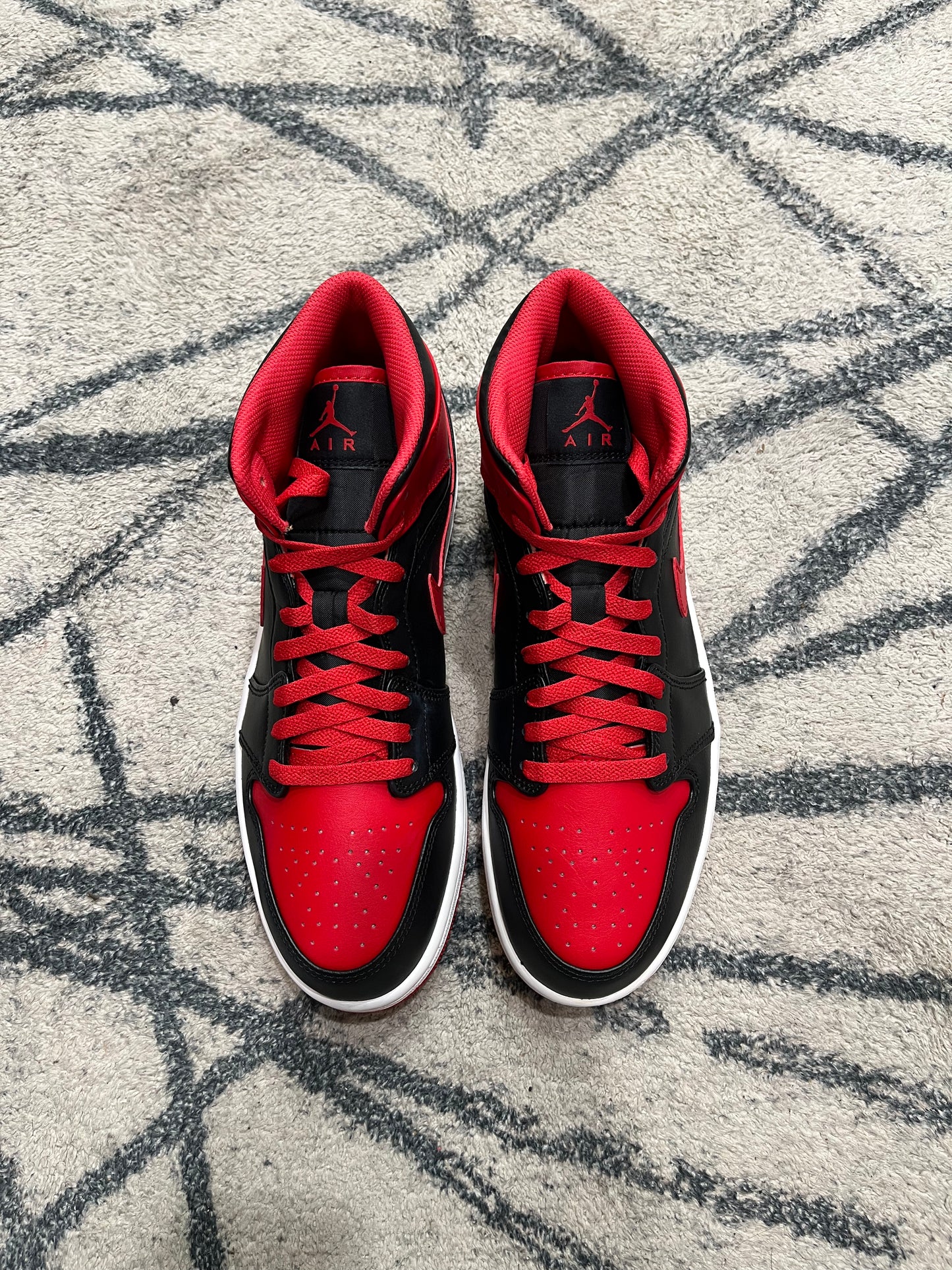 Air Jordan 1 Mid Black Fire Red