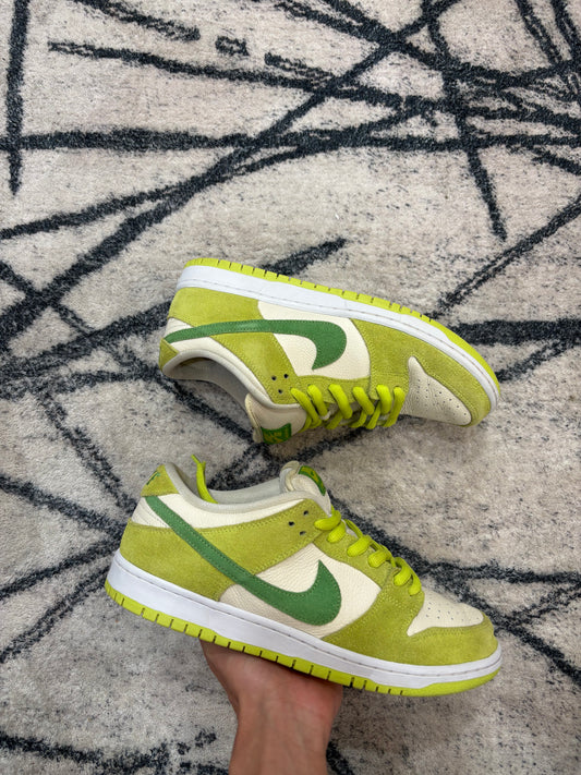 Nike Dunk SB Apple