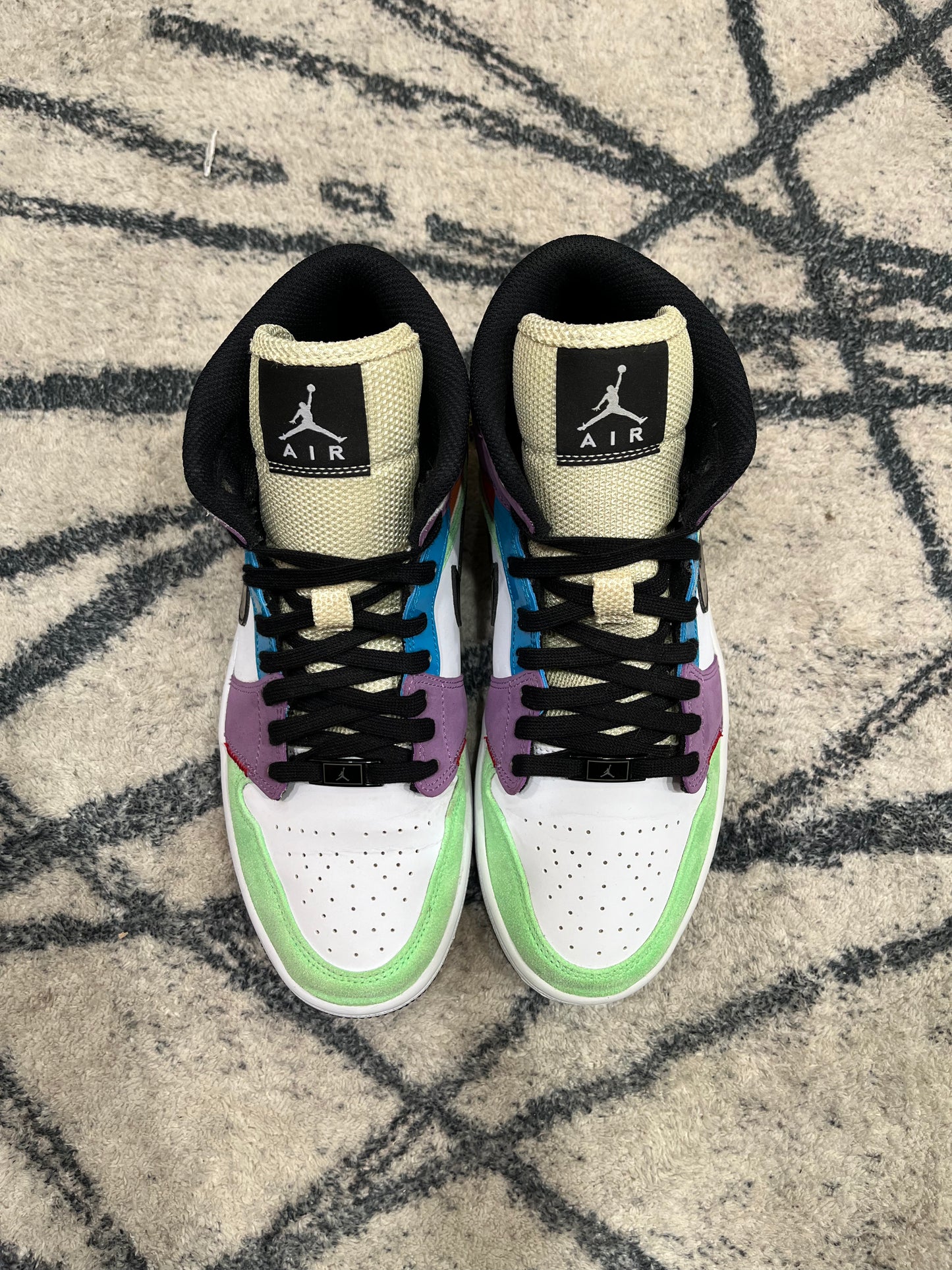 Air Jordan 1 Mid Lightbubl