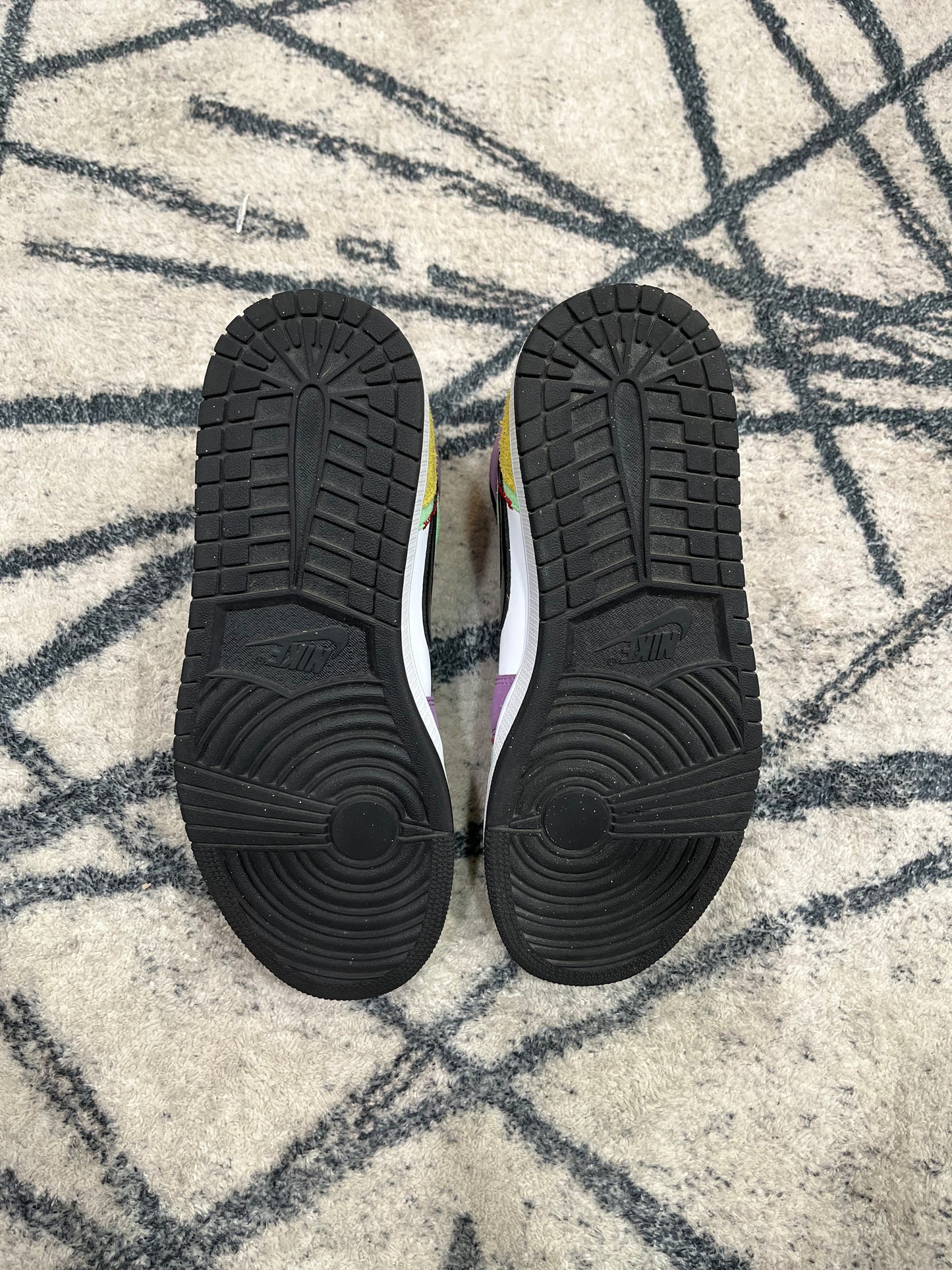 Air Jordan 1 Mid Lightbubl