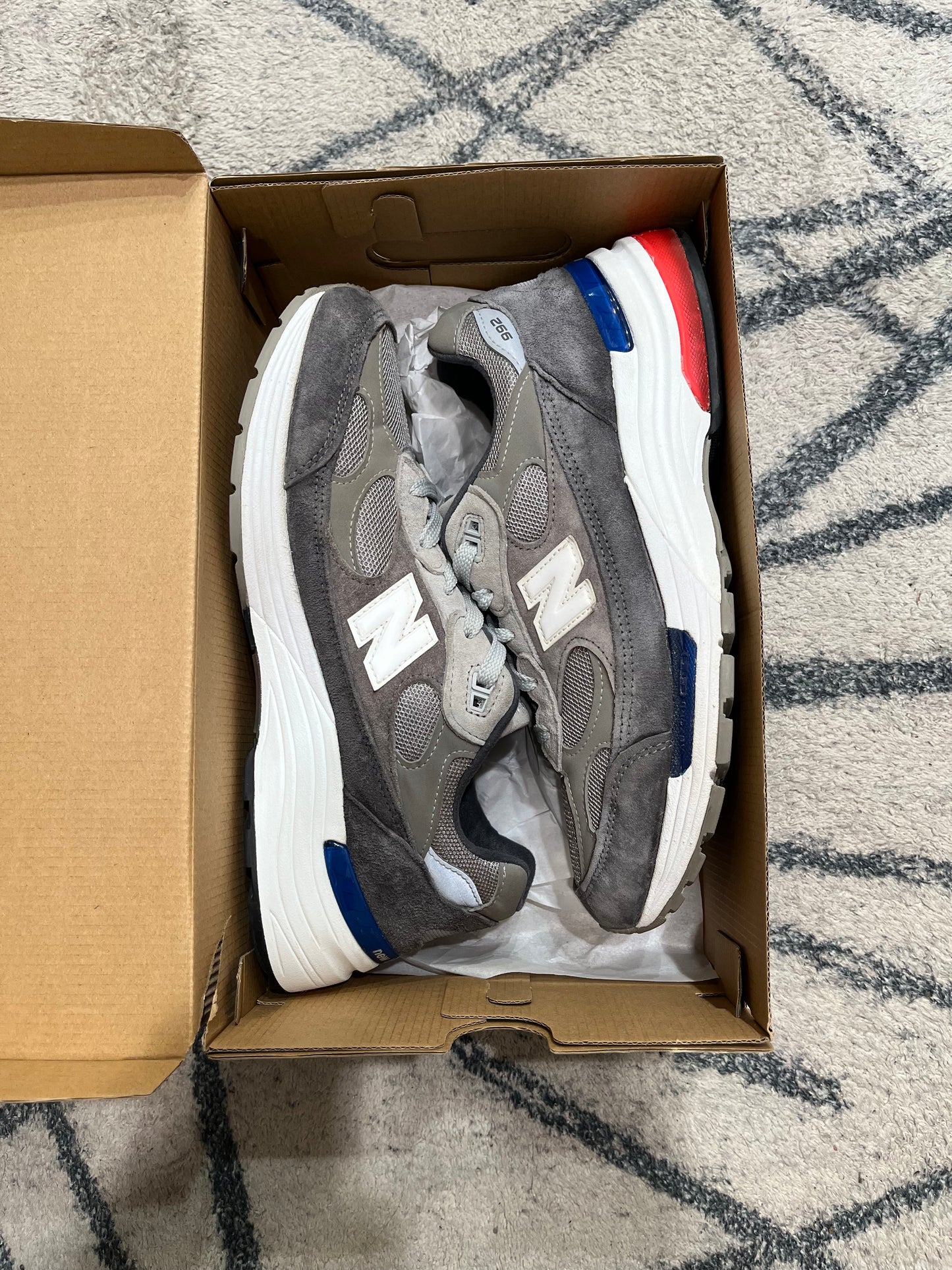New Balance 992 Made In USA Gris Bleu Rouge