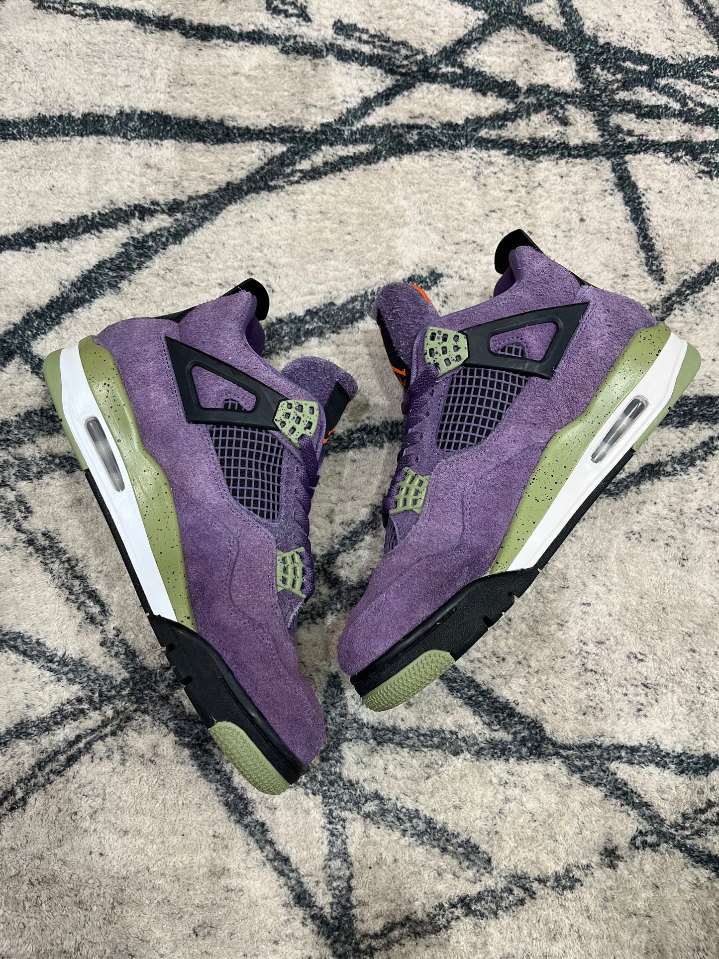 Air Jordan 4 Canyon Purple
