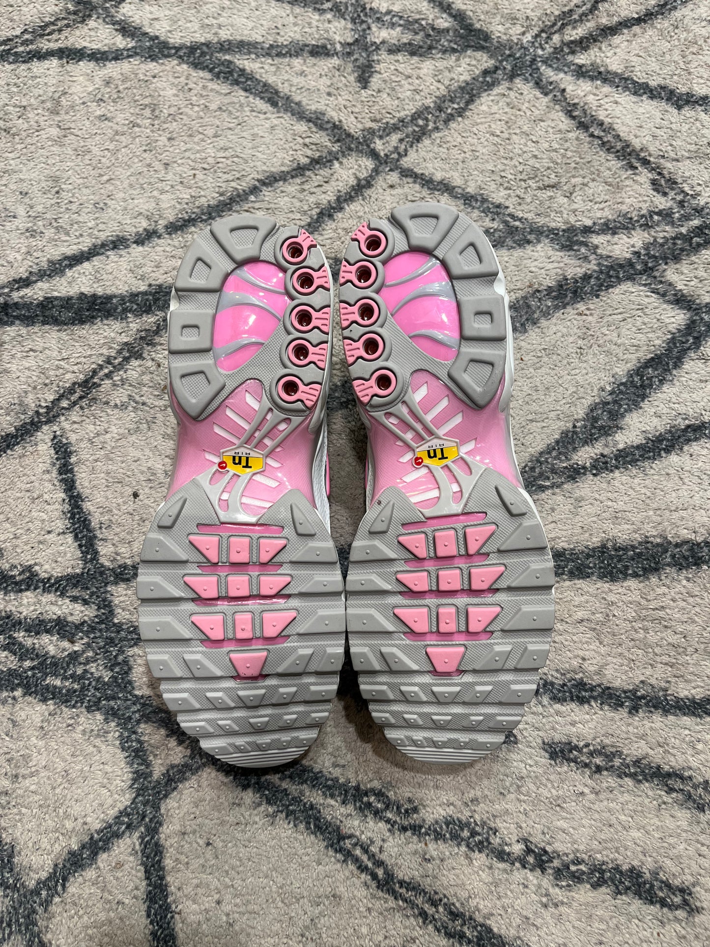 Nike Air Max Plus Jewel Pink