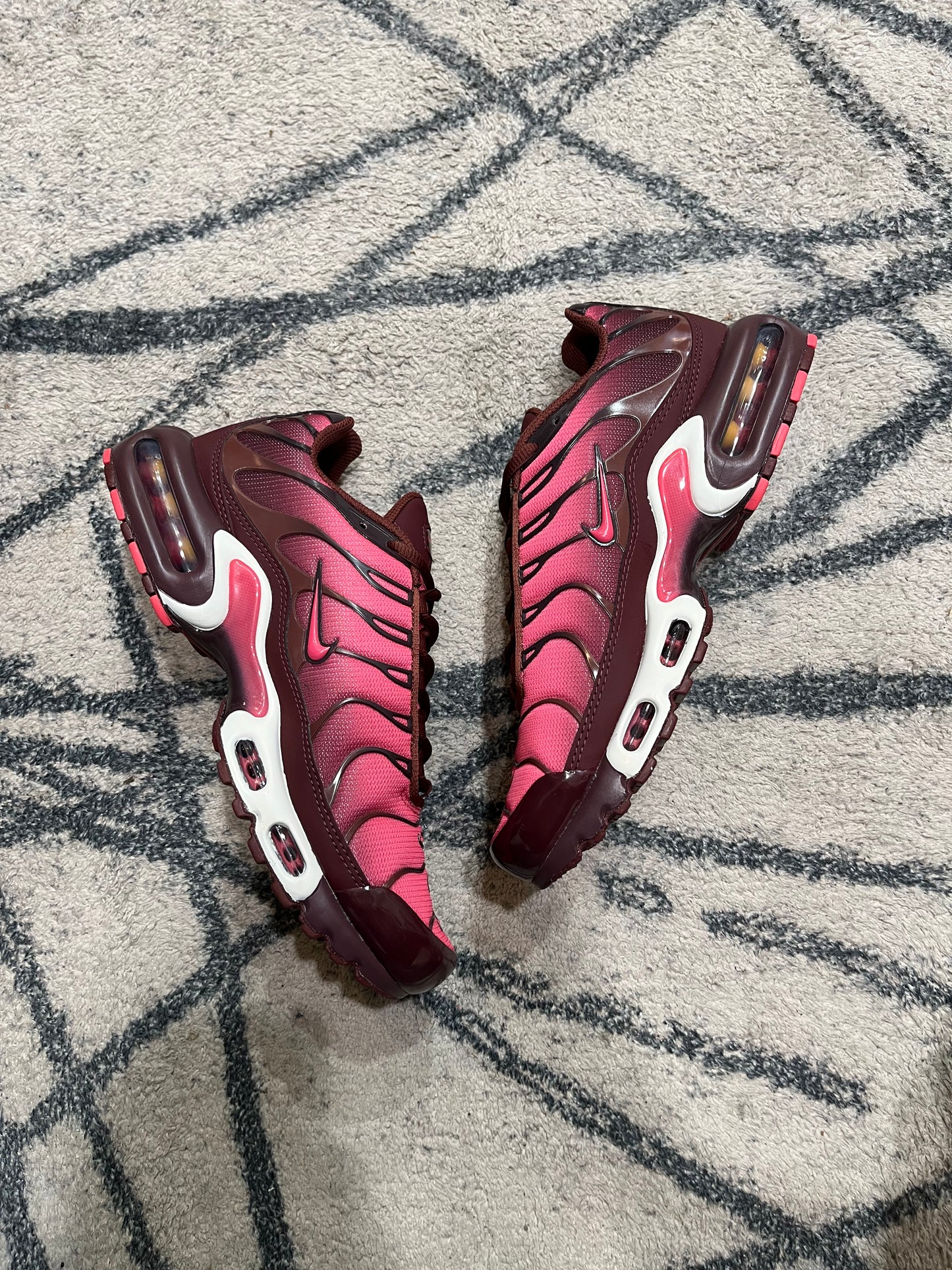 Nike Air Max Plus Burgundy Crush