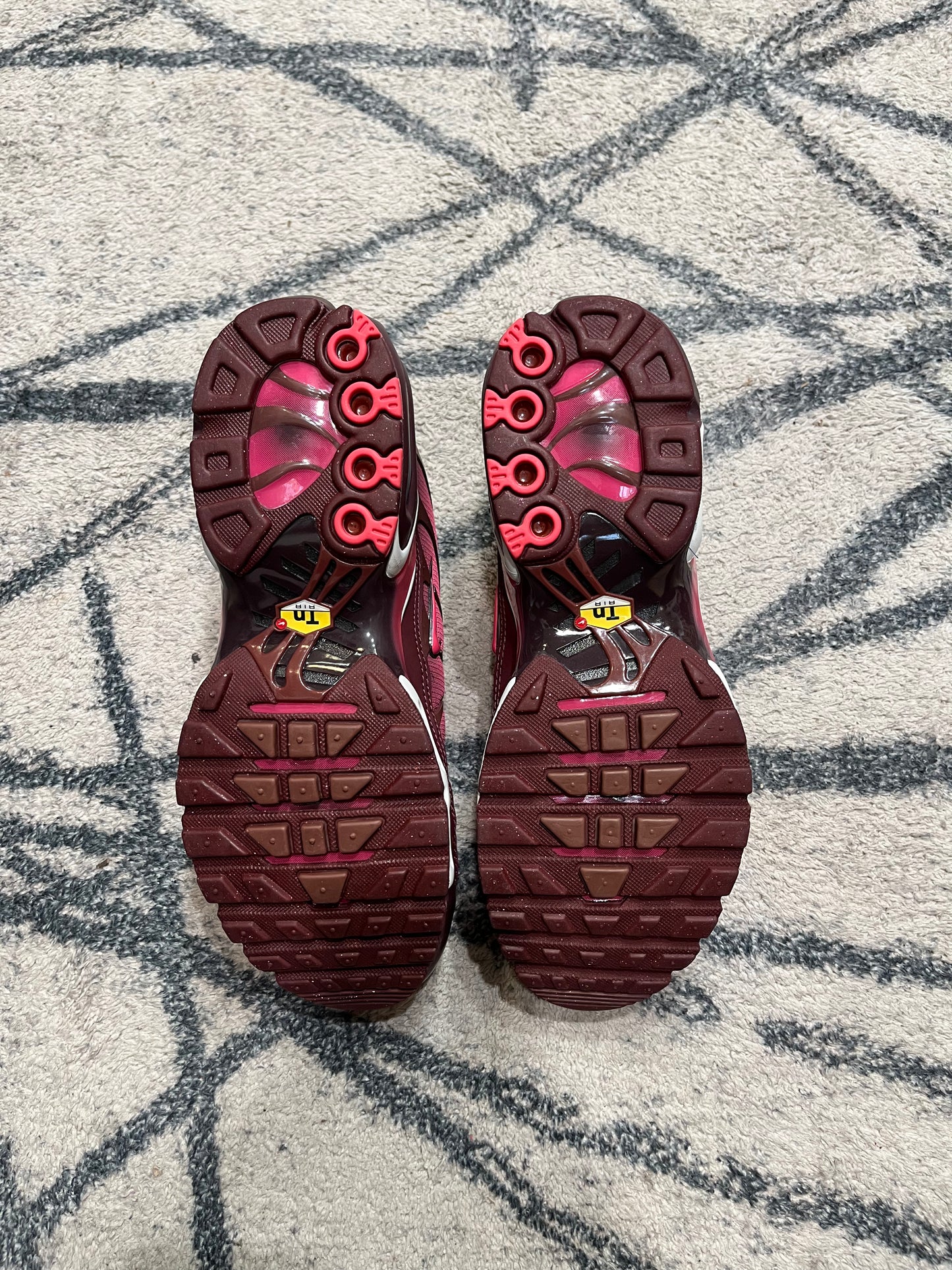 Nike Air Max Plus Burgundy Crush