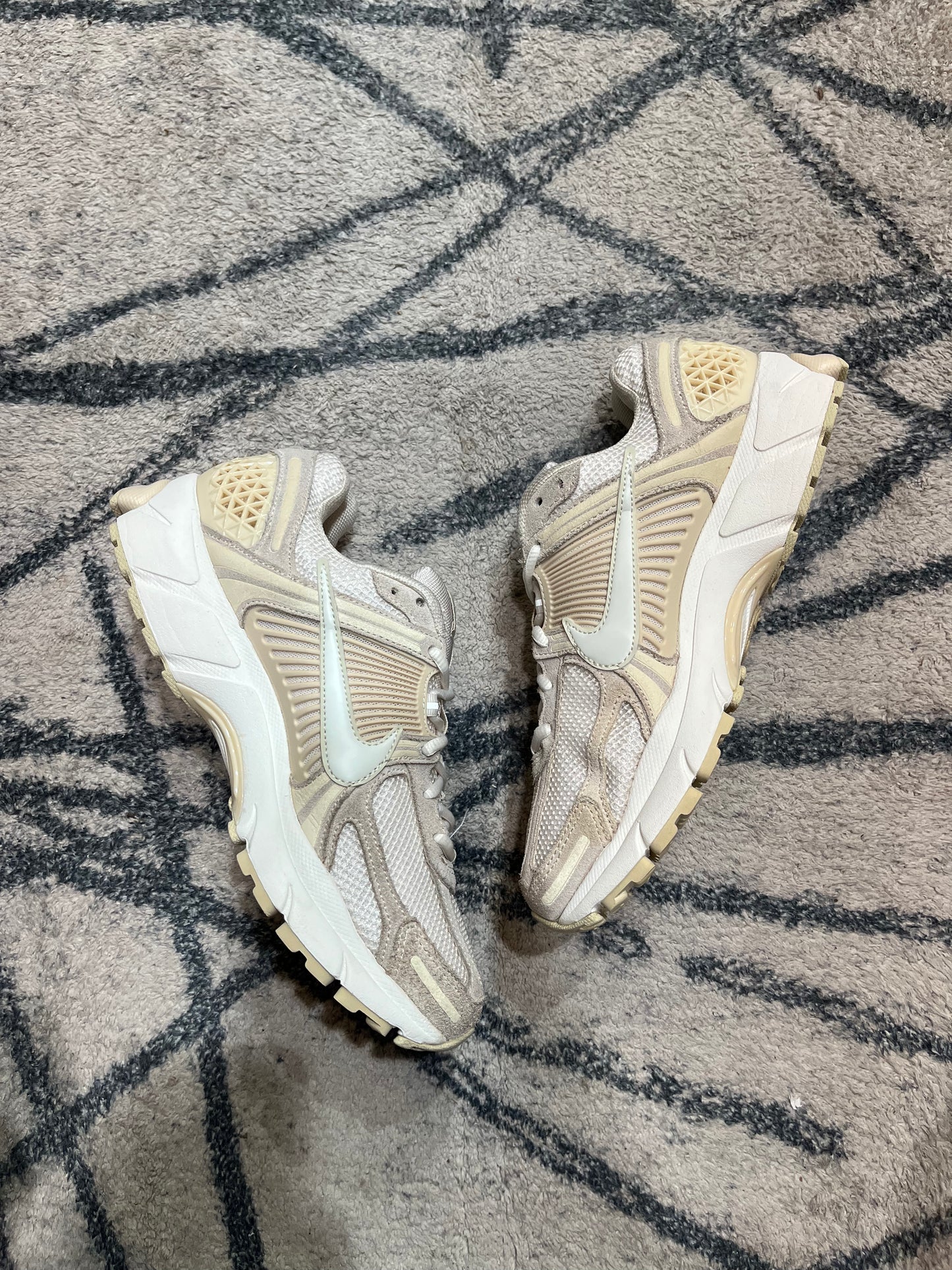 Nike Vomero 5 White Cream