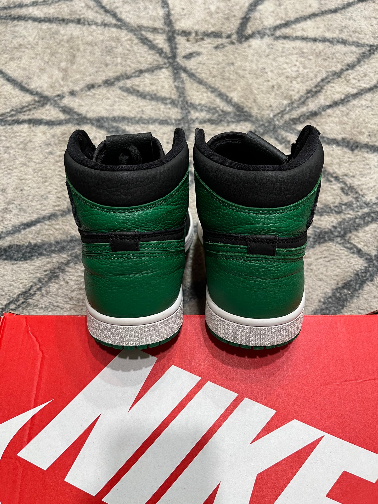 Air Jordan 1 Pine Green