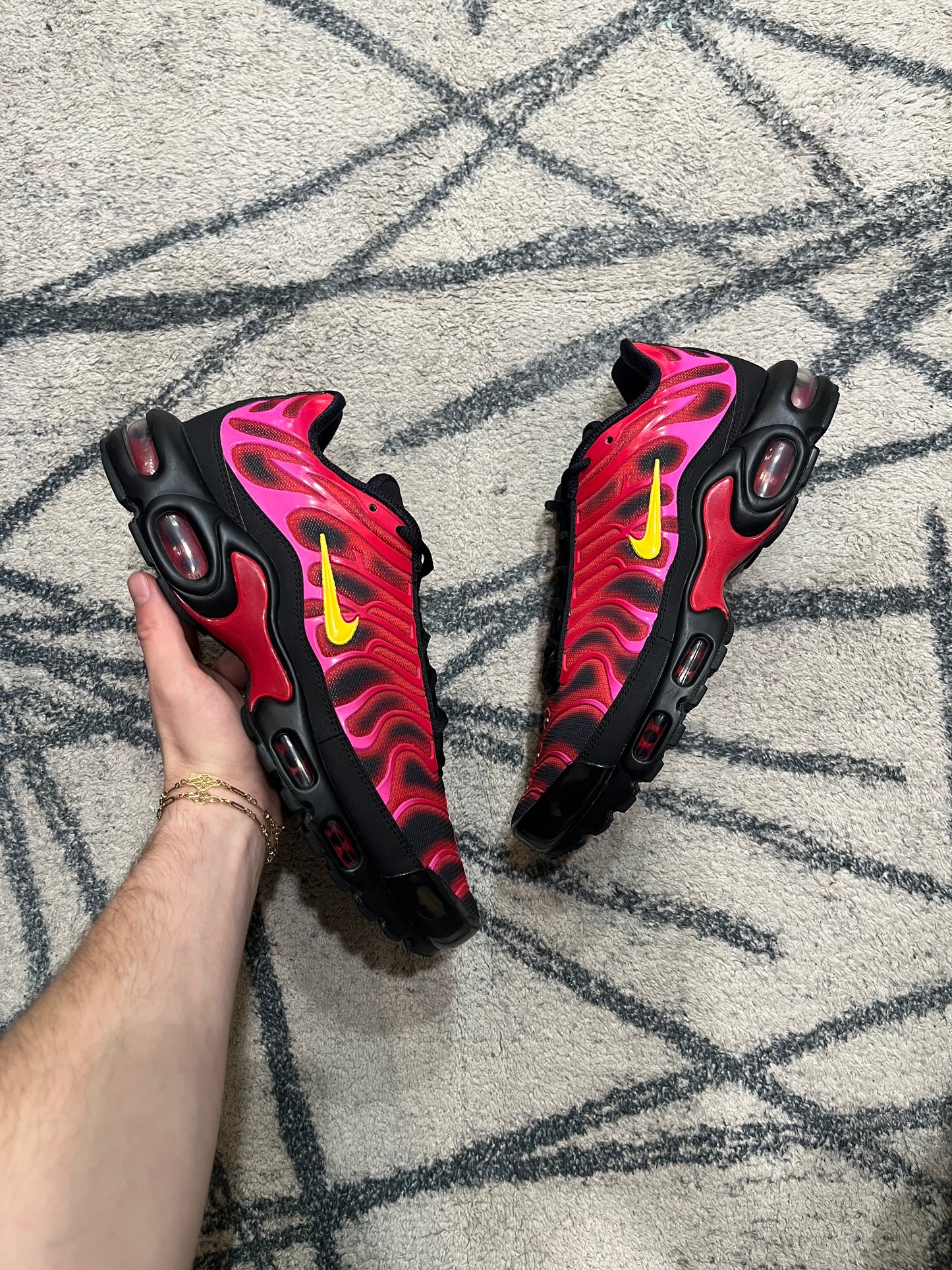 Nike Air Max Plus Supreme University Red