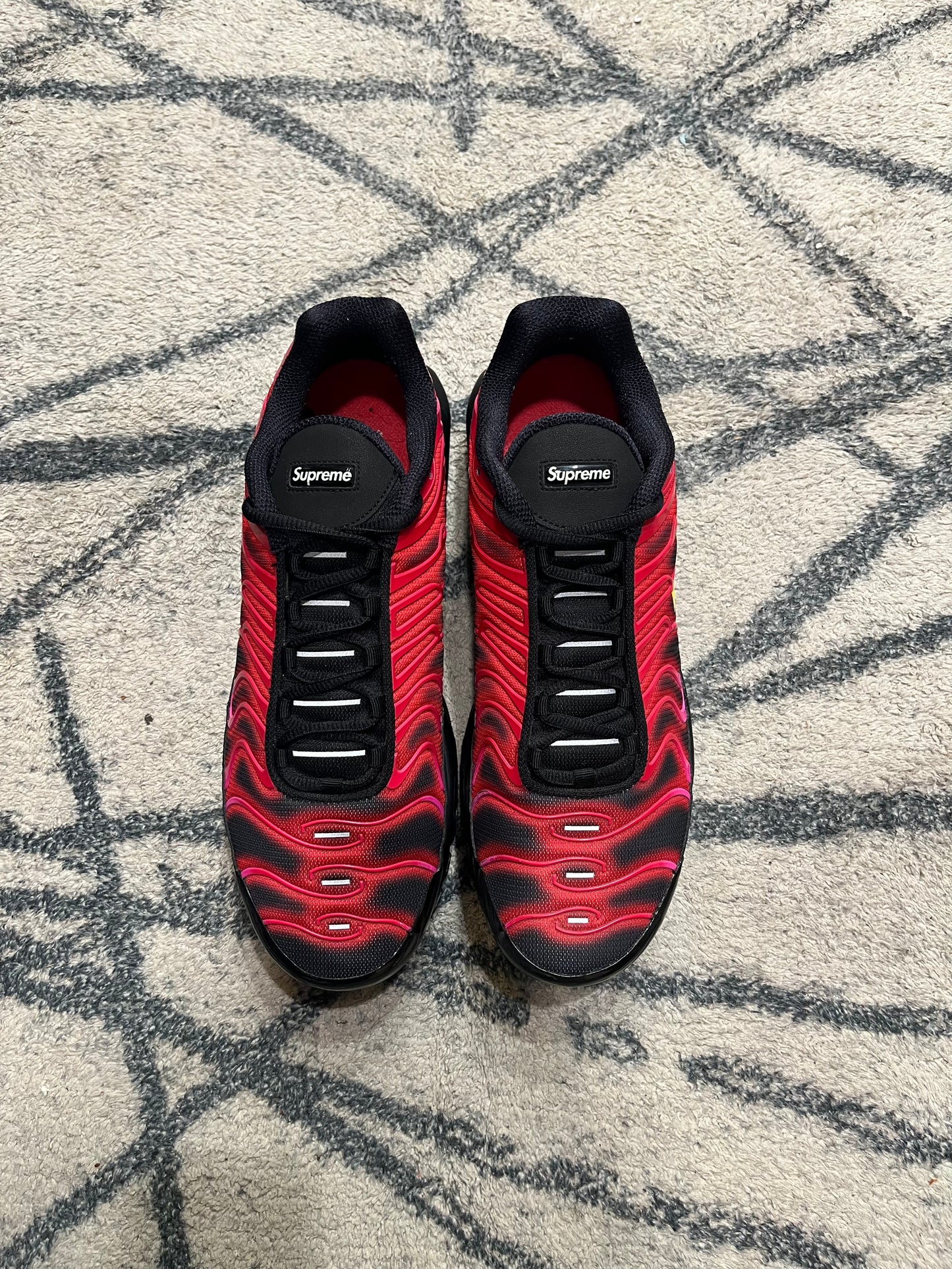 Nike Air Max Plus Supreme University Red