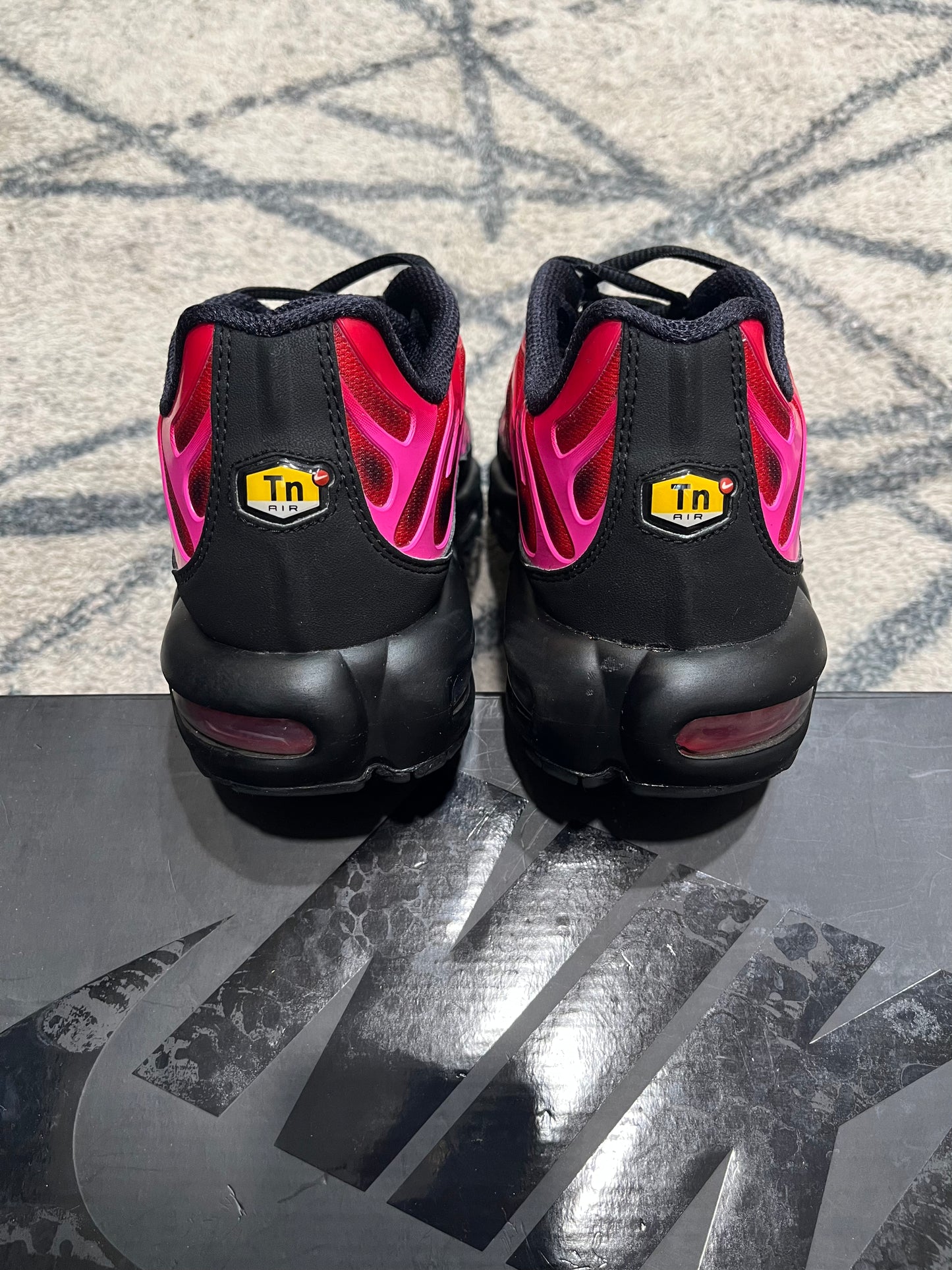 Nike Air Max Plus Supreme University Red