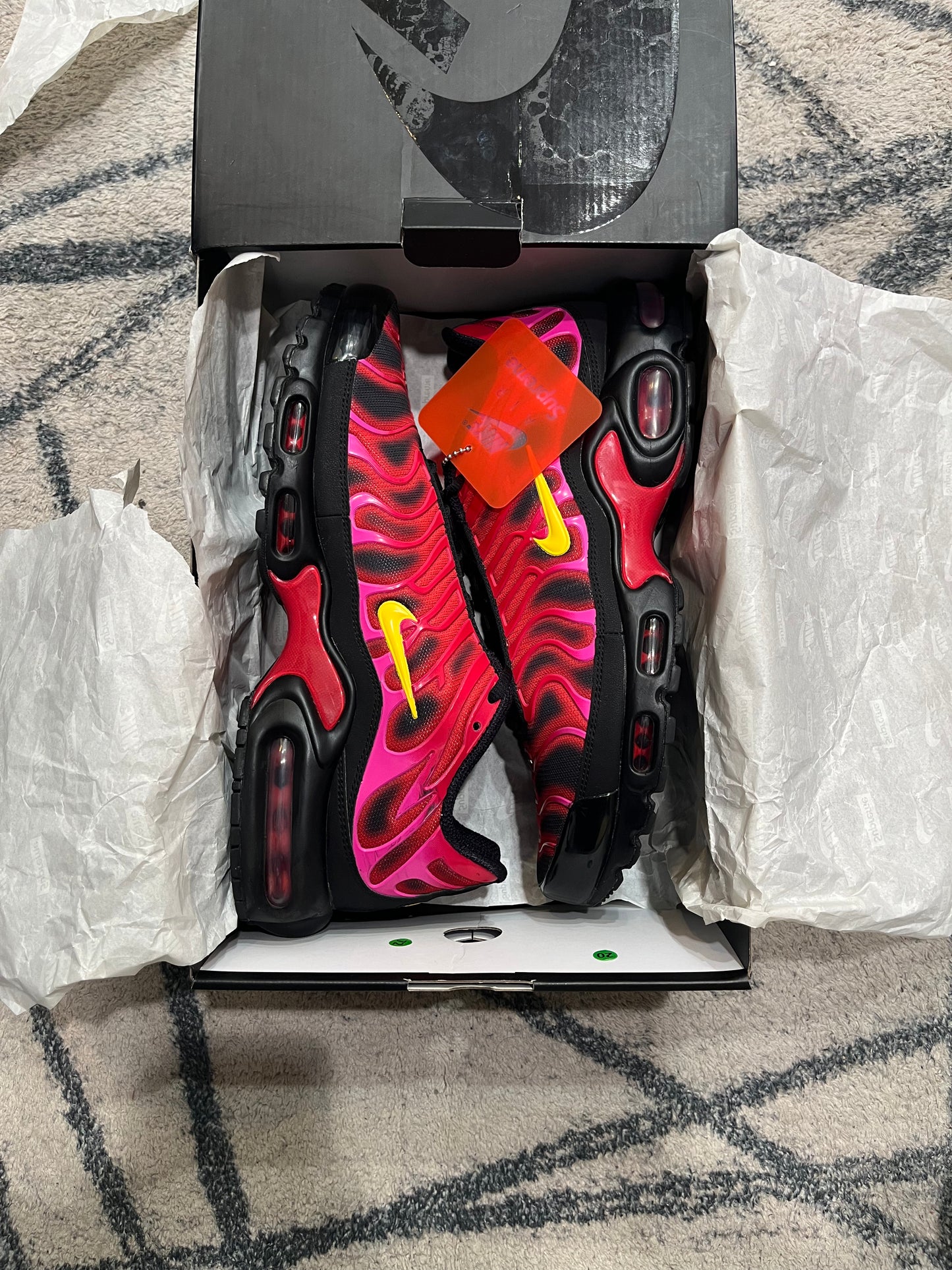 Nike Air Max Plus Supreme University Red