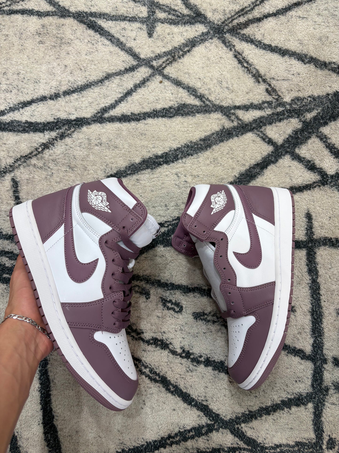 Air Jordan 1 Retro High Mauve