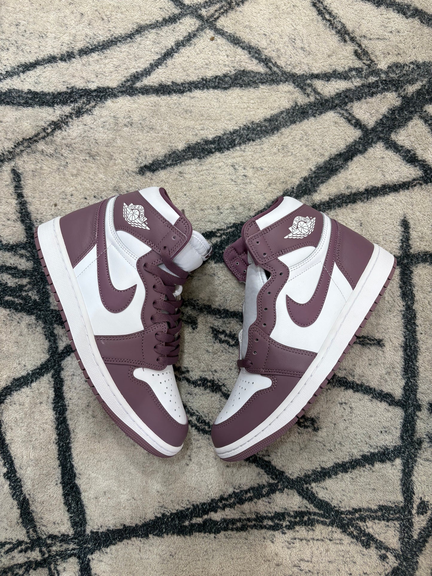 Air Jordan 1 Retro High Mauve