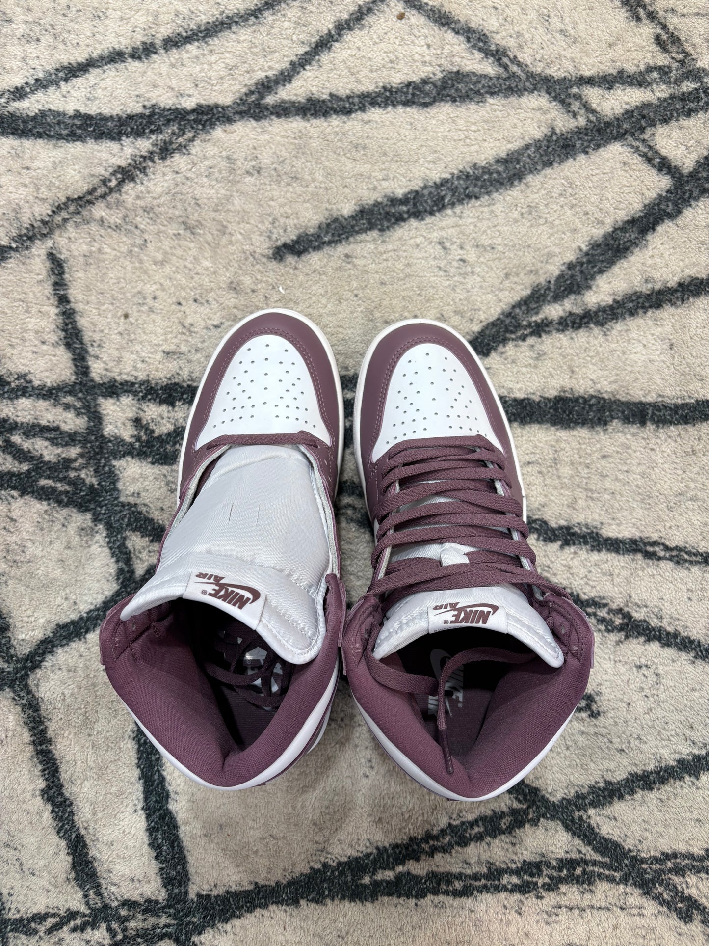 Air Jordan 1 Retro High Mauve