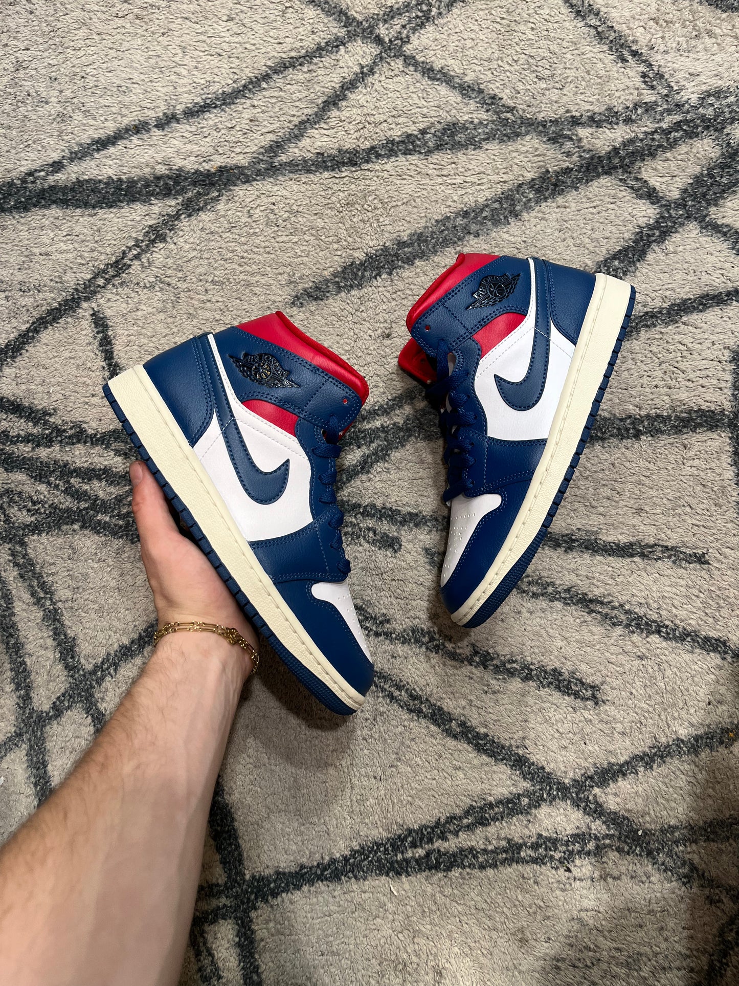 Air Jordan 1 Mid French Blue Gym Red