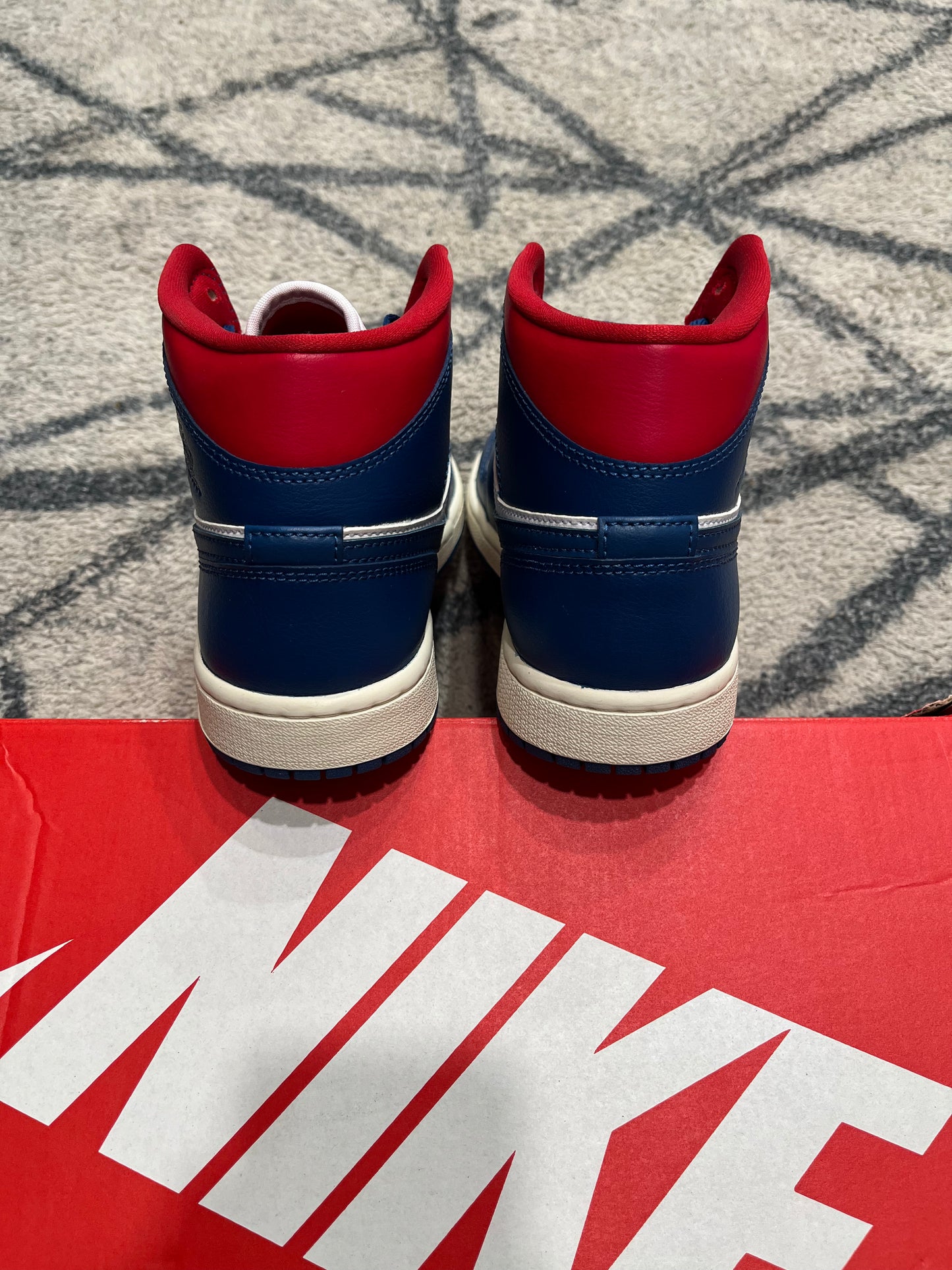 Air Jordan 1 Mid French Blue Gym Red