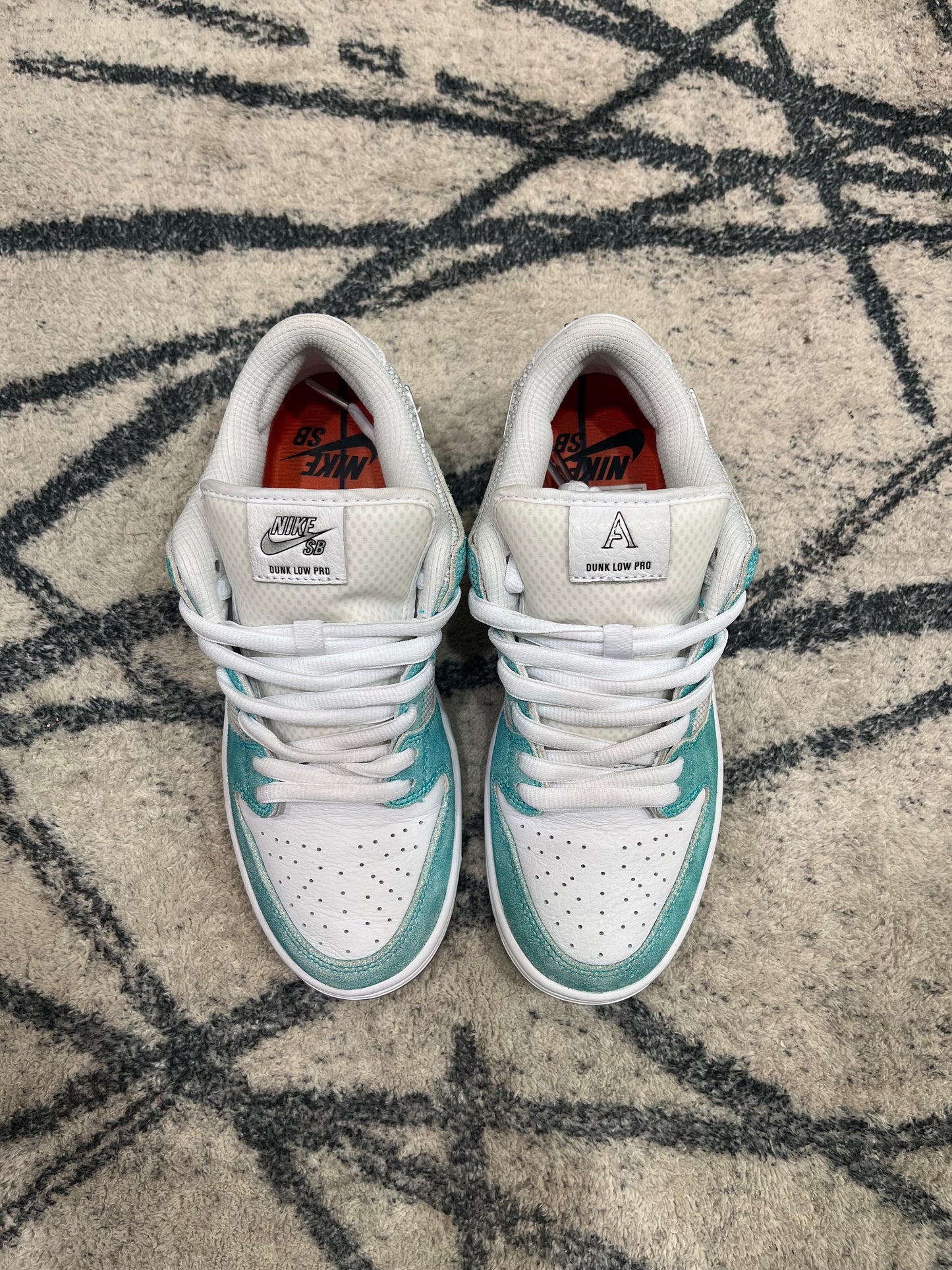 Nike Dunk SB April
