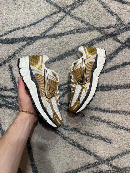Nike Vomero 5 Gold