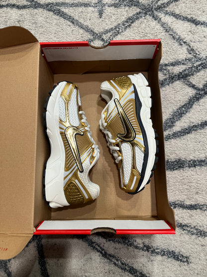 Nike Vomero 5 Gold