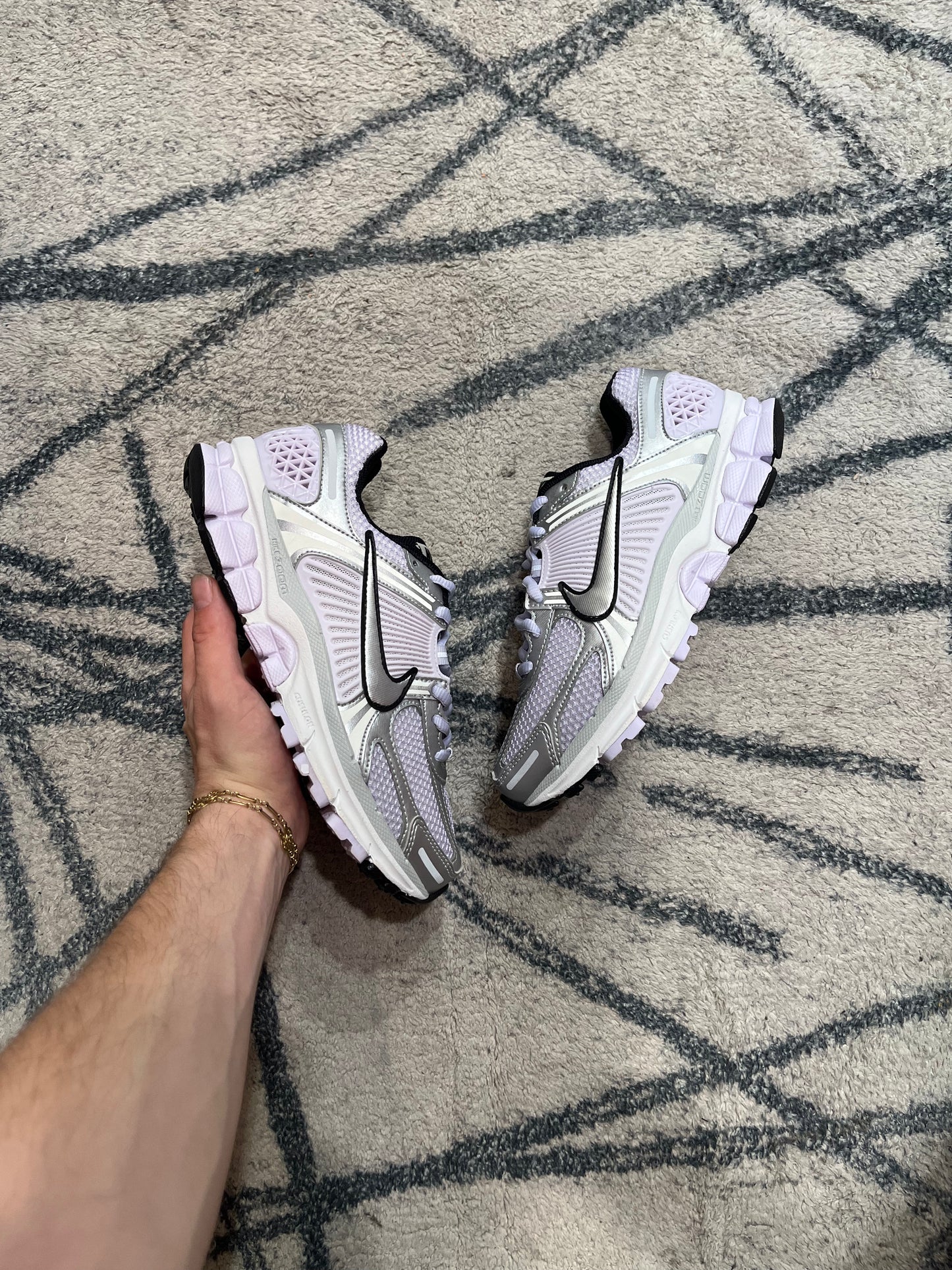 Nike Vomero 5 Lila Fluffy