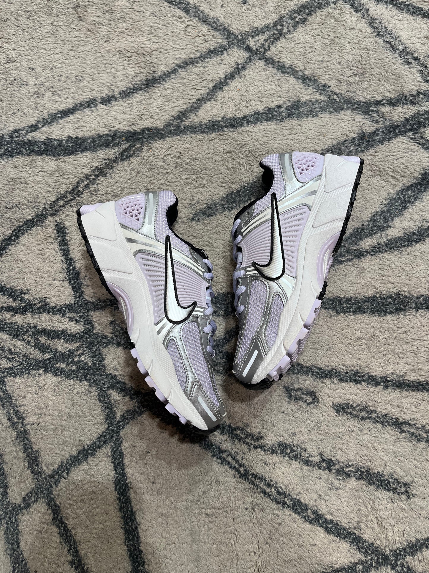 Nike Vomero 5 Lila Fluffy