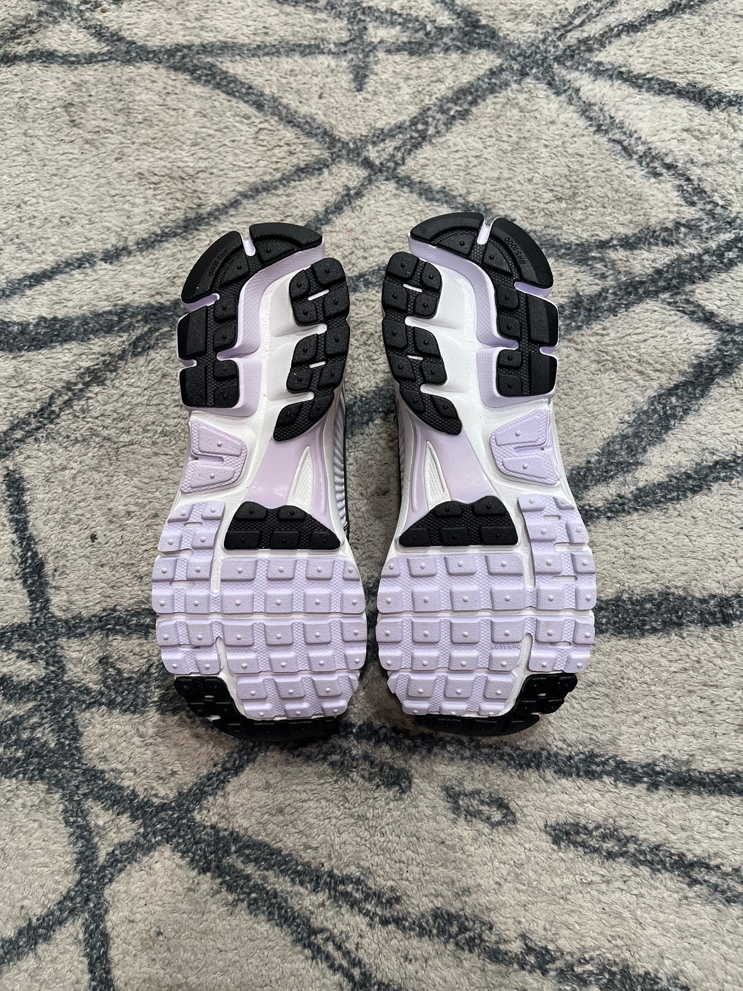 Nike Vomero 5 Lila Fluffy