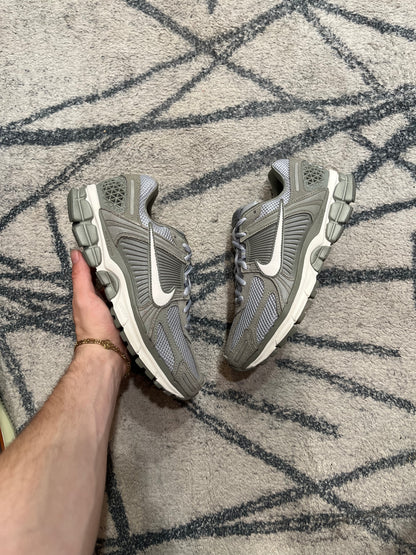 Nike Vomero 5 Dark Stucco