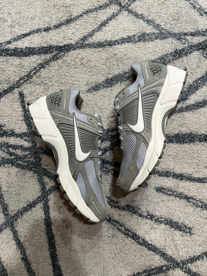 Nike Vomero 5 Dark Stucco