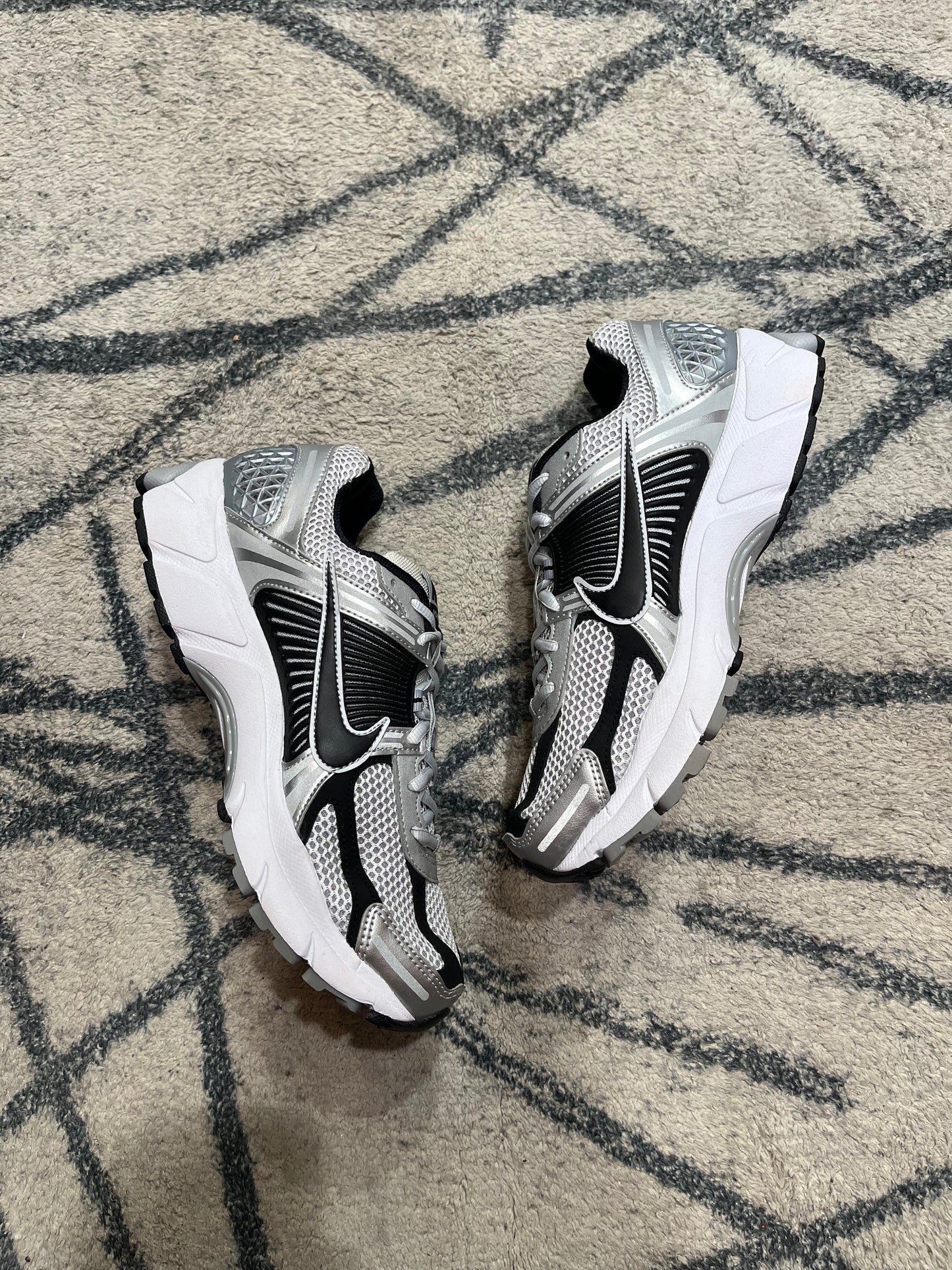 Nike Vomero 5 Metallic Silver Black