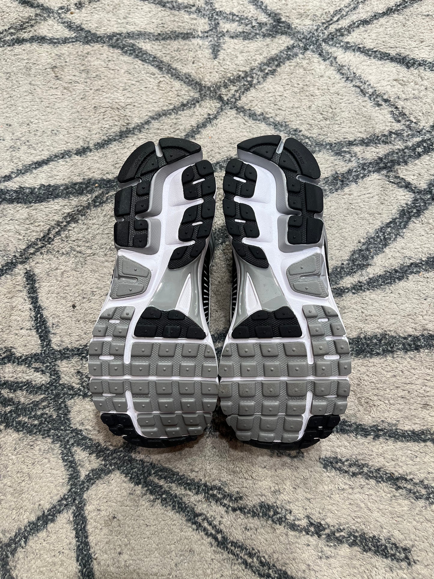 Nike Vomero 5 Metallic Silver Black