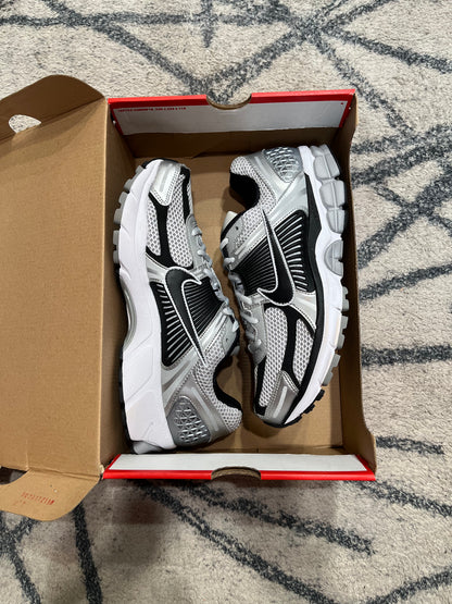 Nike Vomero 5 Metallic Silver Black