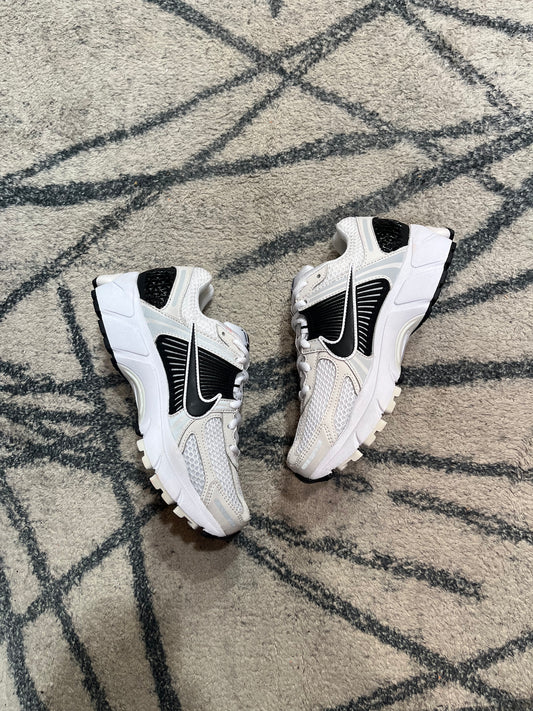 Nike Vomero 5 Black White